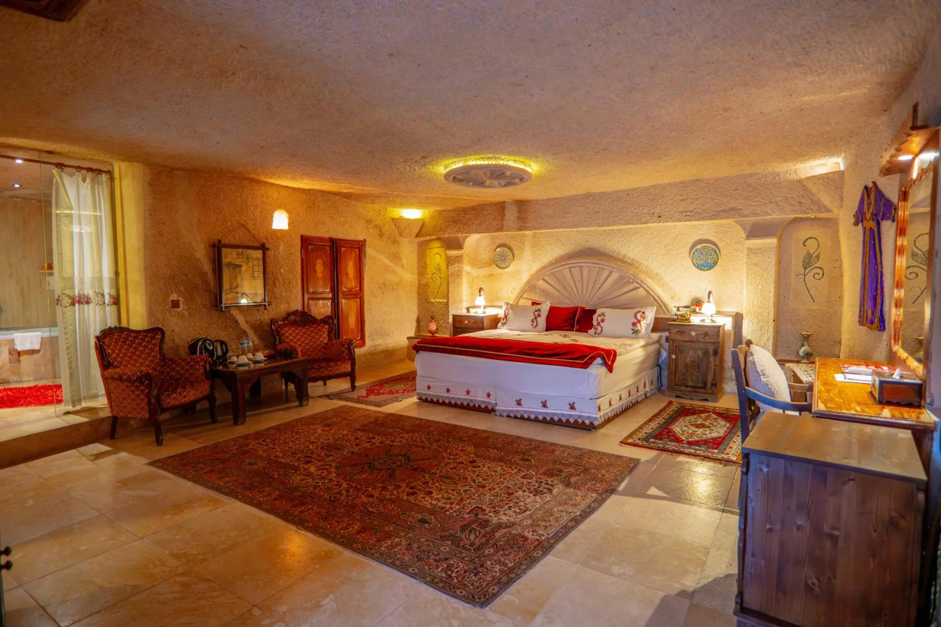 Seating area, Bed in Cappadocia Gamirasu Cave Hotel
