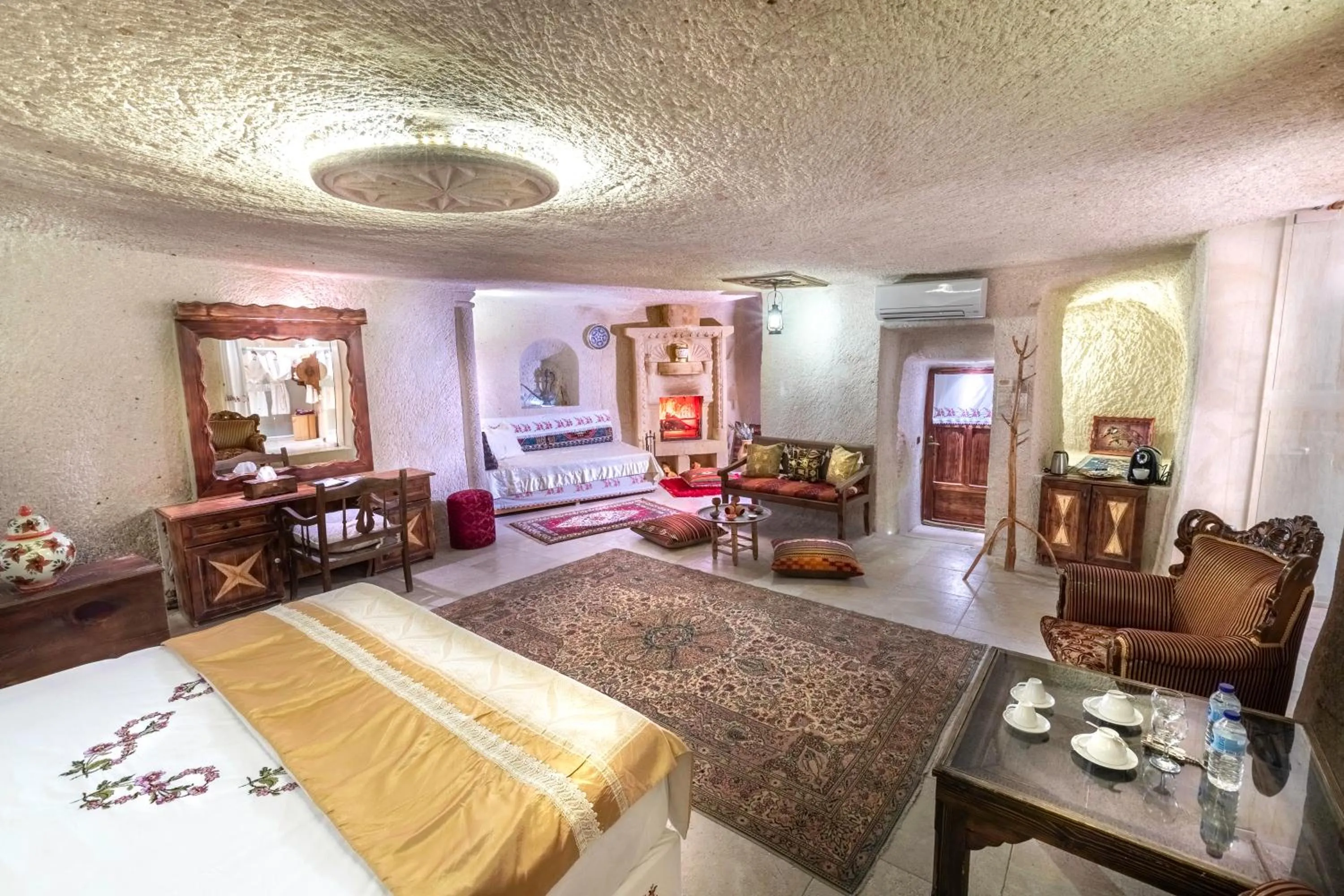 Bed in Cappadocia Gamirasu Cave Hotel