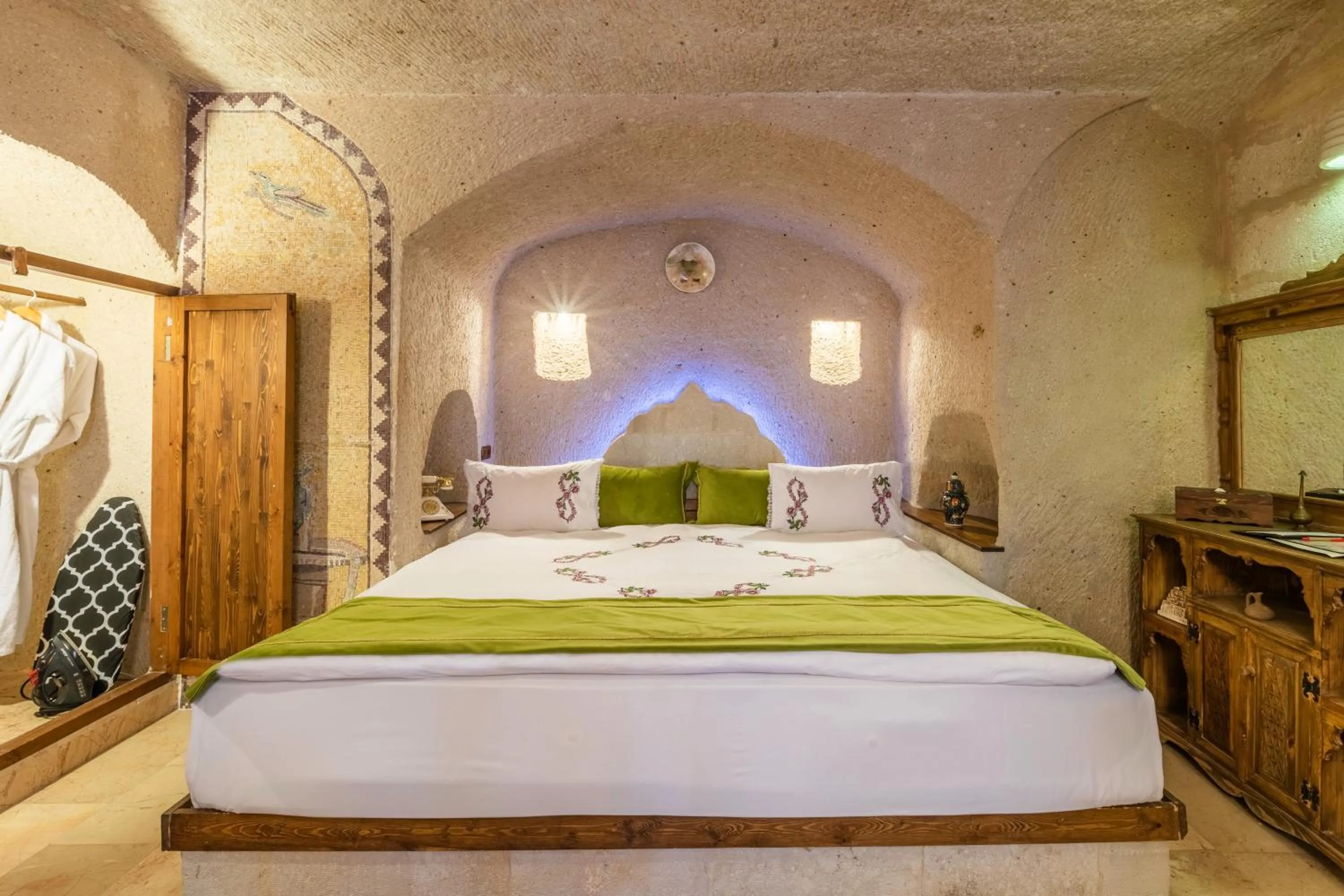 Bed in Cappadocia Gamirasu Cave Hotel