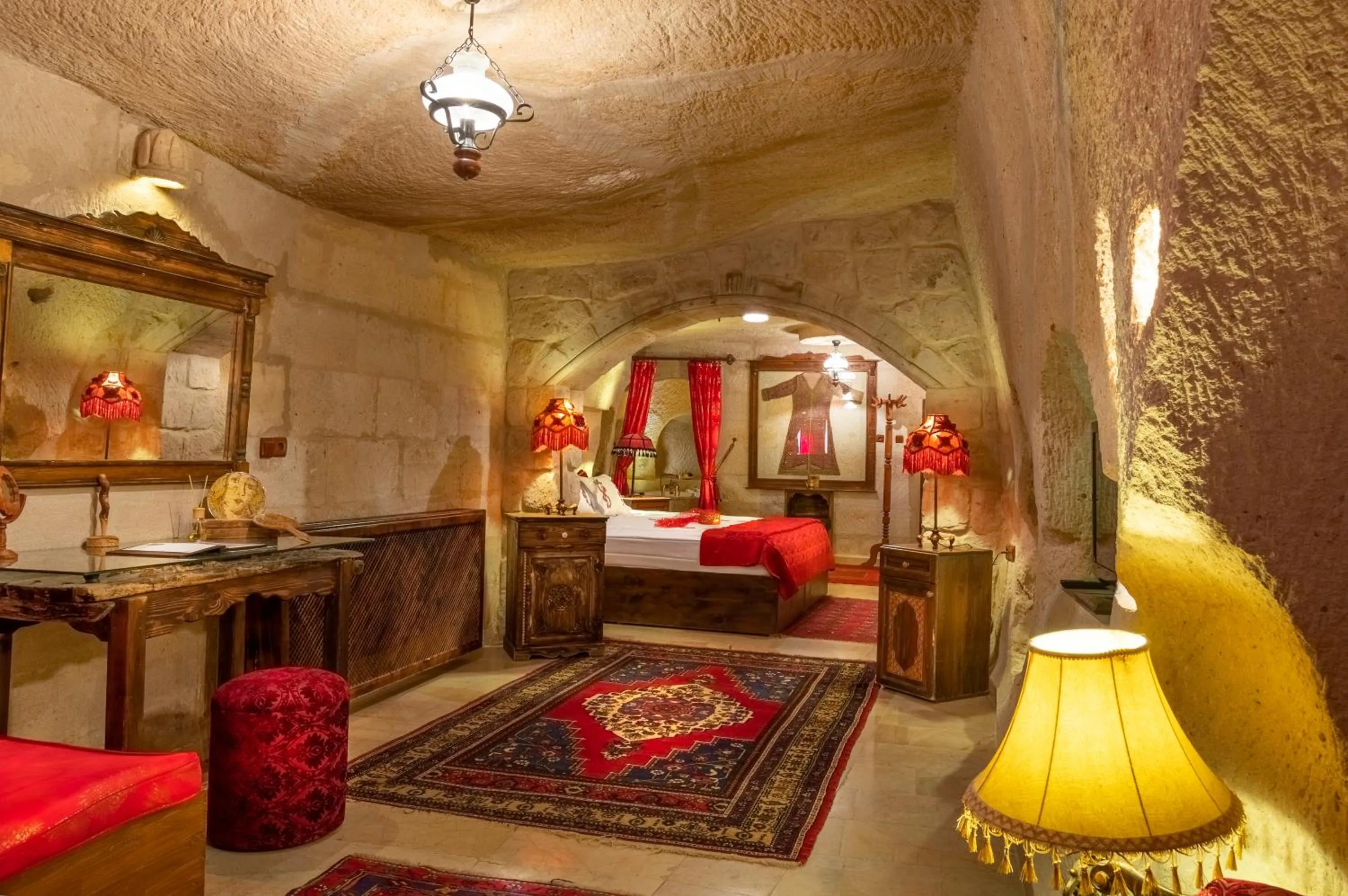 Photo of the whole room, Bed in Cappadocia Gamirasu Cave Hotel