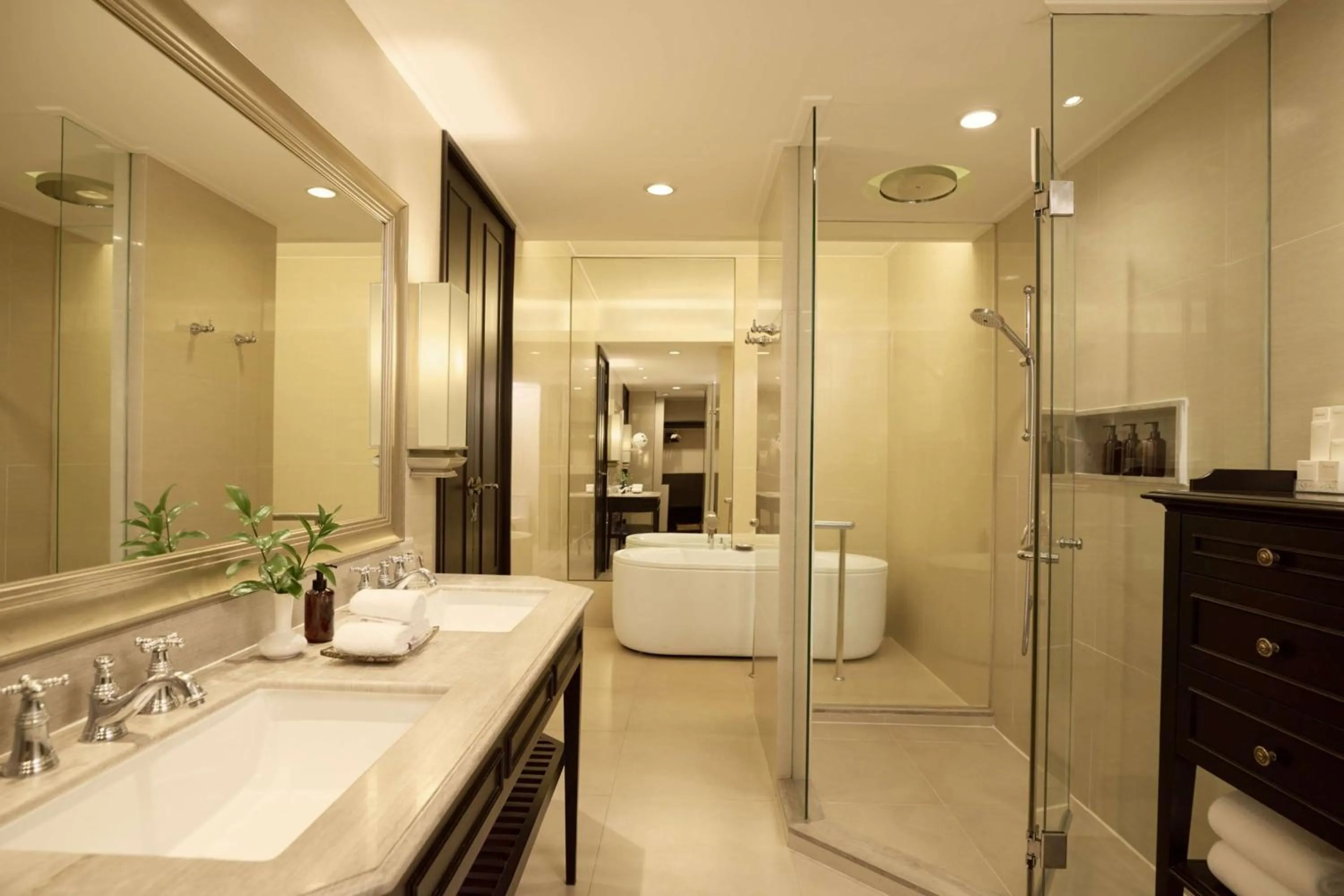Bathroom in Dusit Thani Pattaya