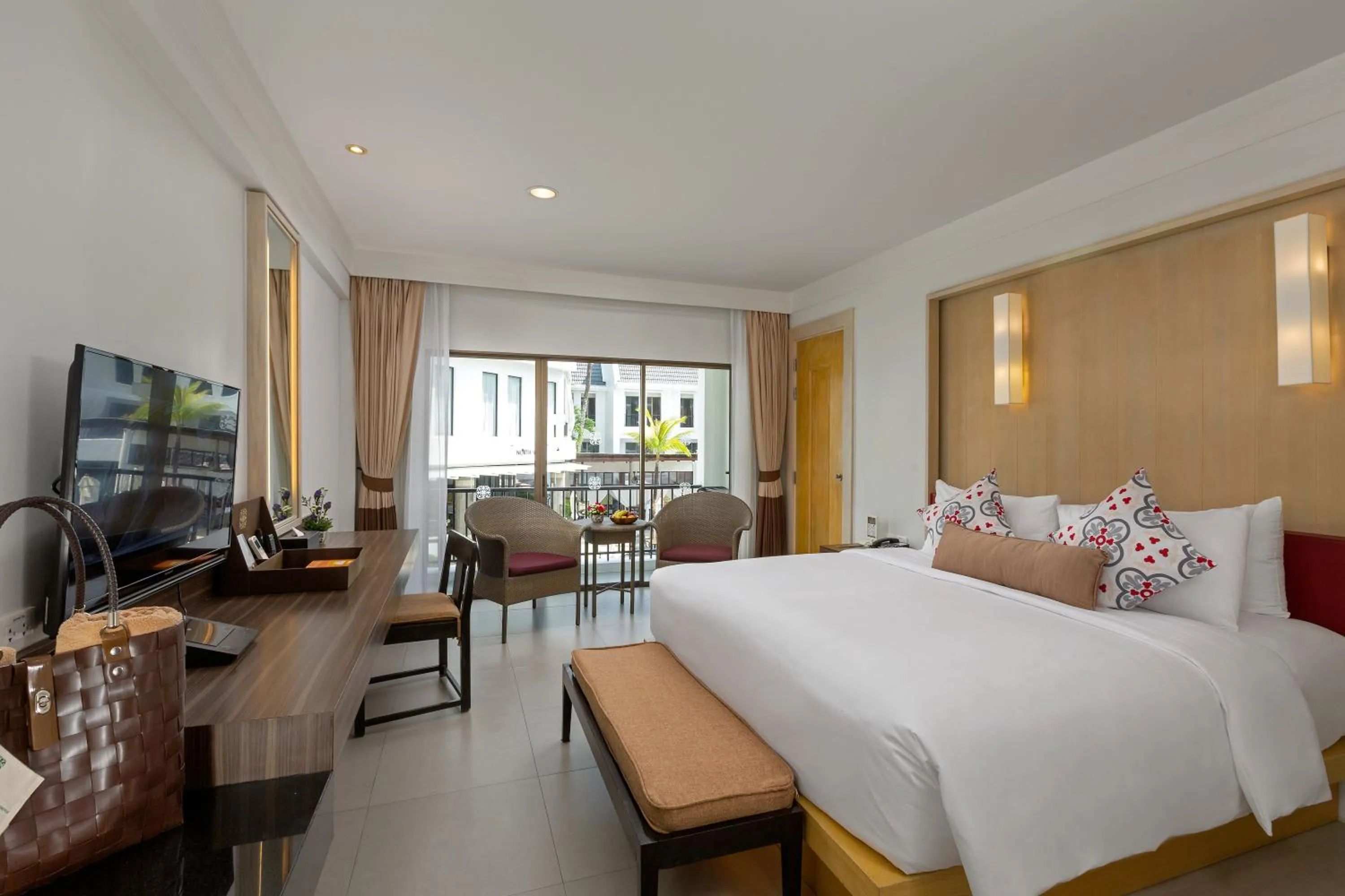 Bedroom, Bed in Sawaddi Patong Resort & Spa by Tolani