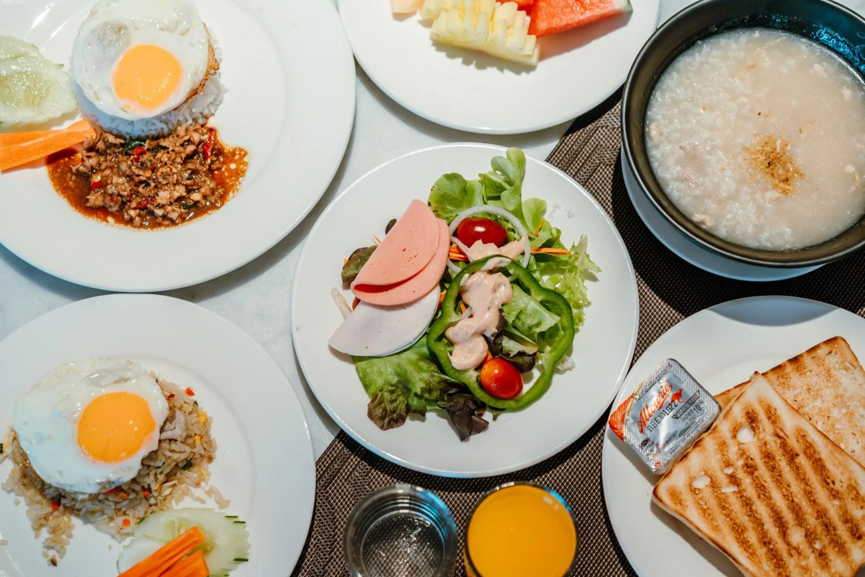 Food in Sawaddi Patong Resort & Spa by Tolani