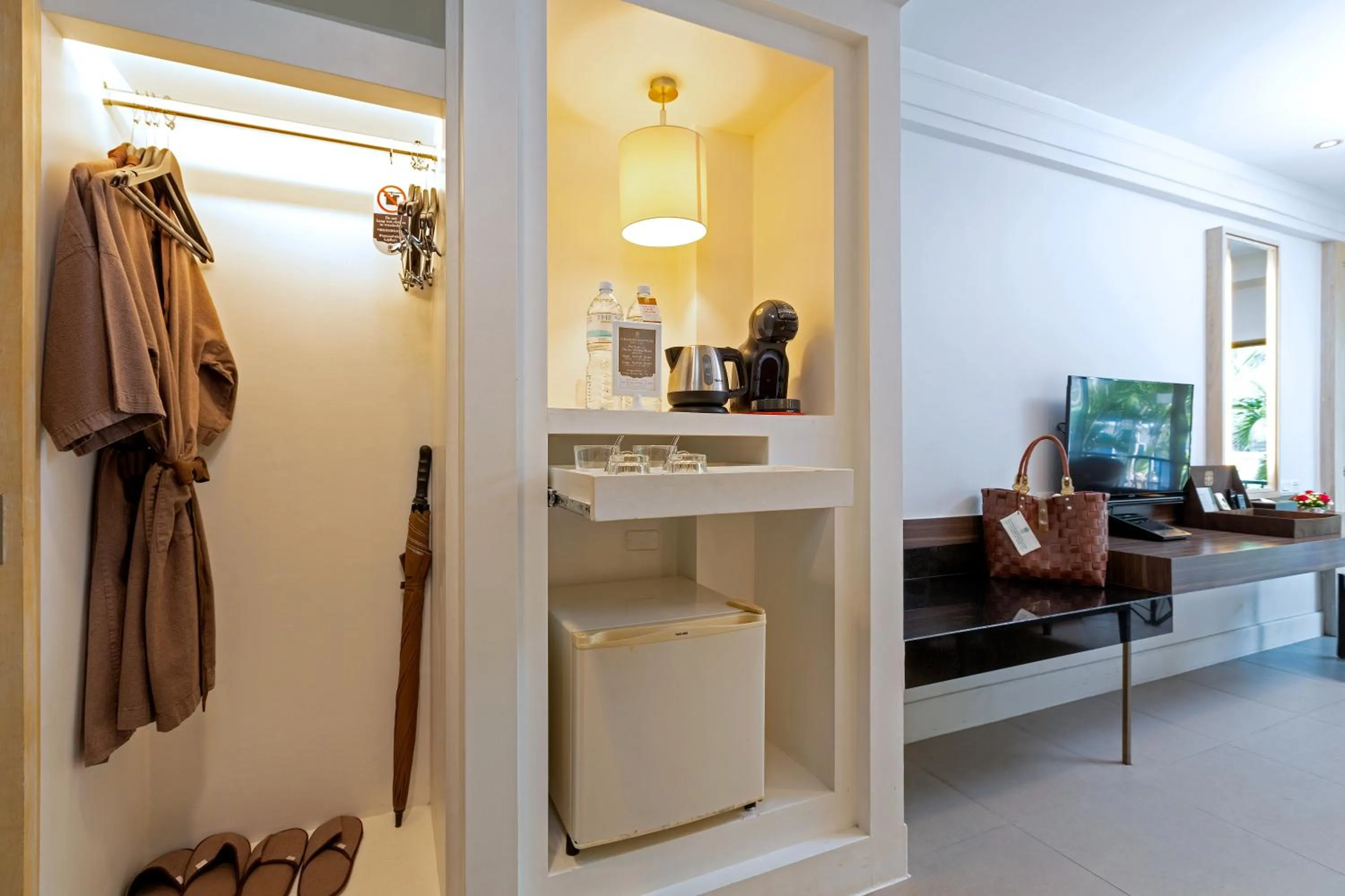 Coffee/tea facilities in Sawaddi Patong Resort & Spa by Tolani