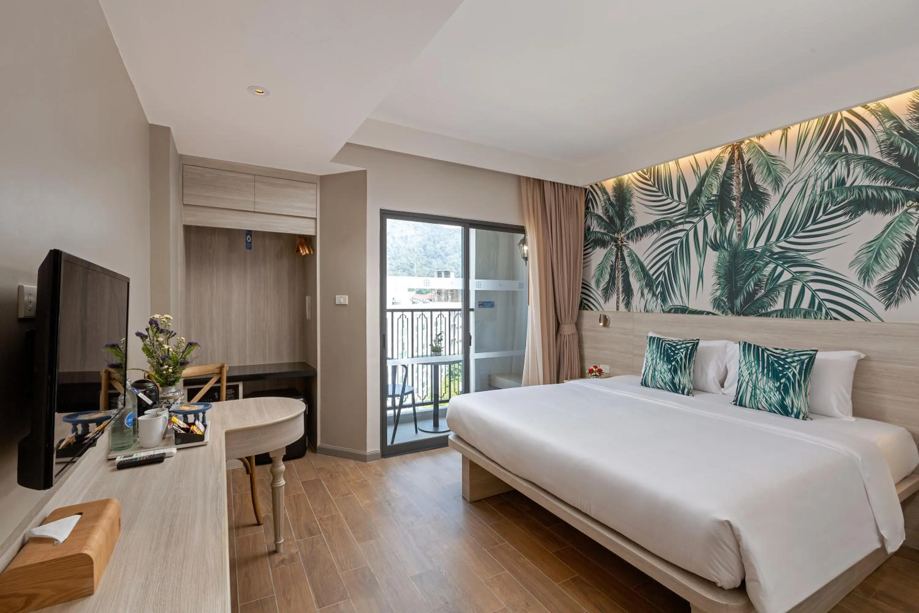 Balcony/Terrace, Bed in Sawaddi Patong Resort & Spa by Tolani