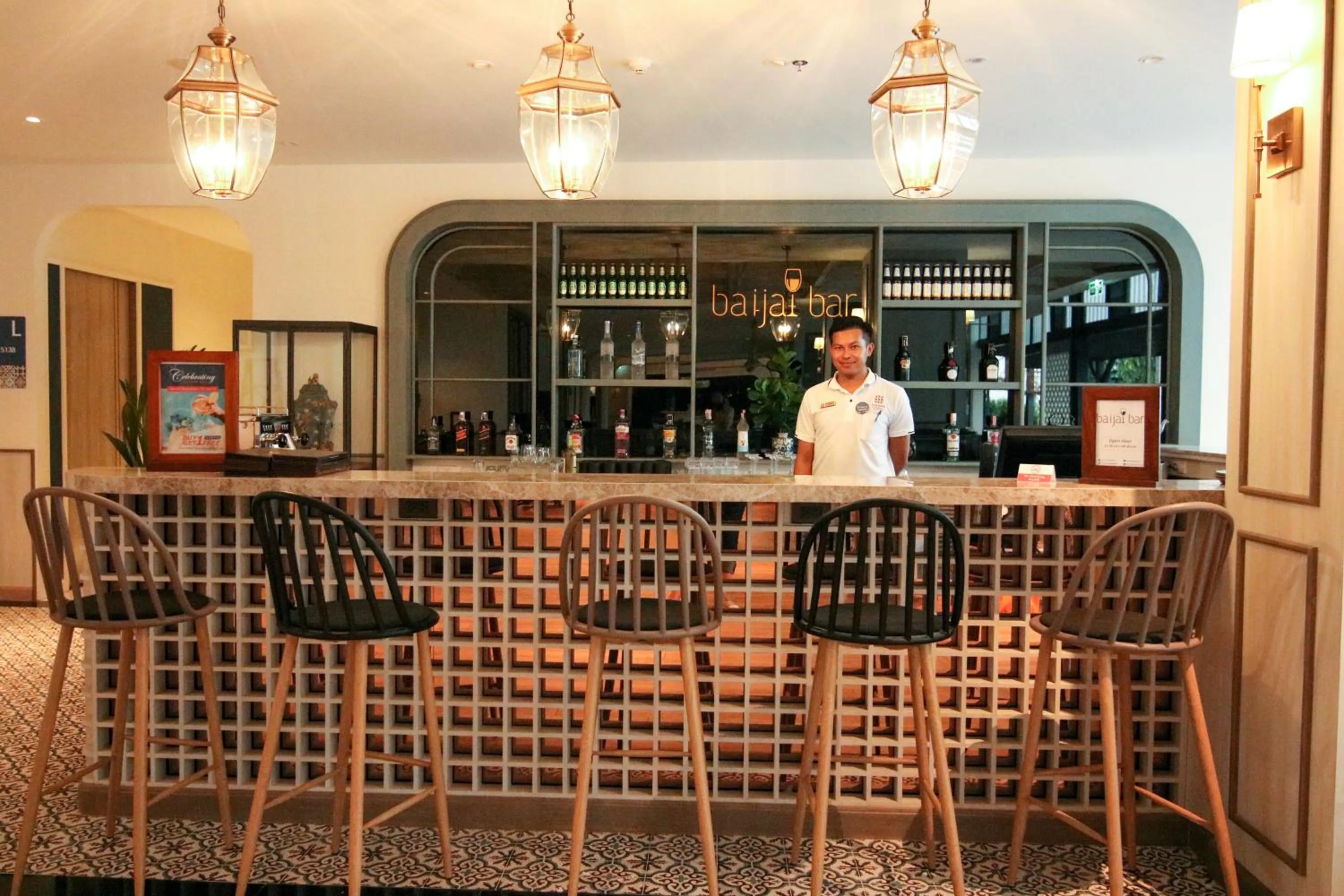 Lounge or bar in Sawaddi Patong Resort & Spa by Tolani