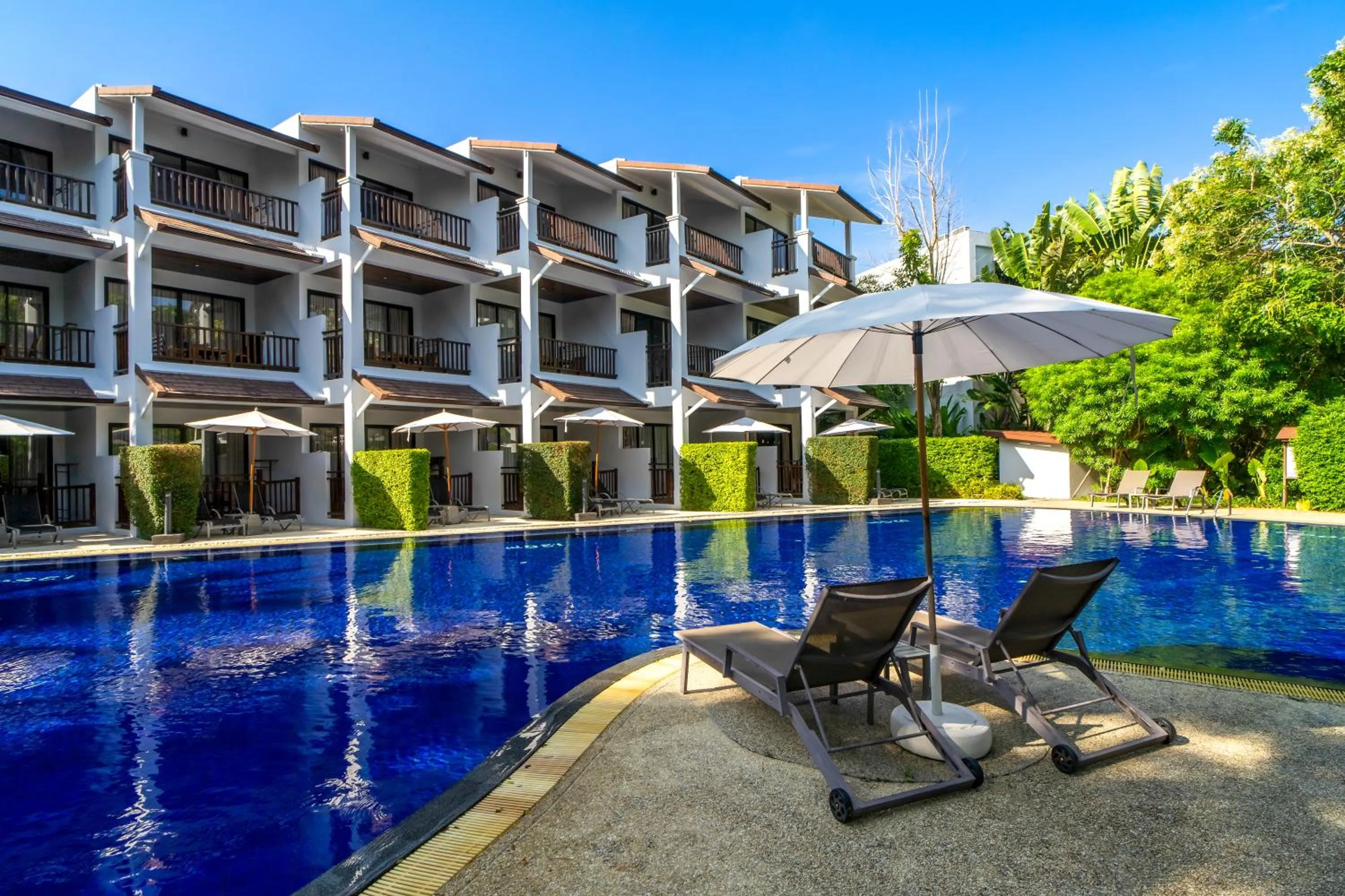 Pool view in Sunwing Kamala Beach