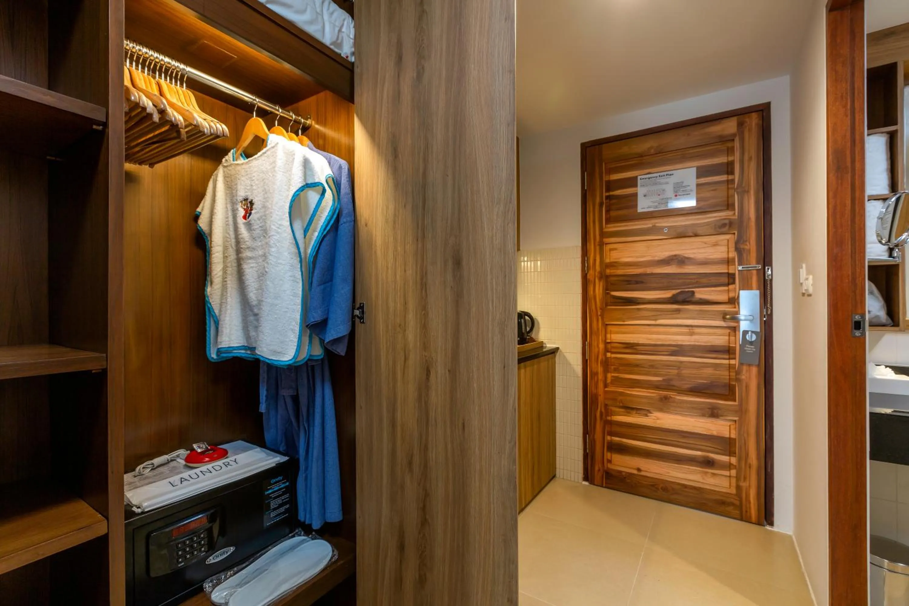 wardrobe in Sunwing Kamala Beach