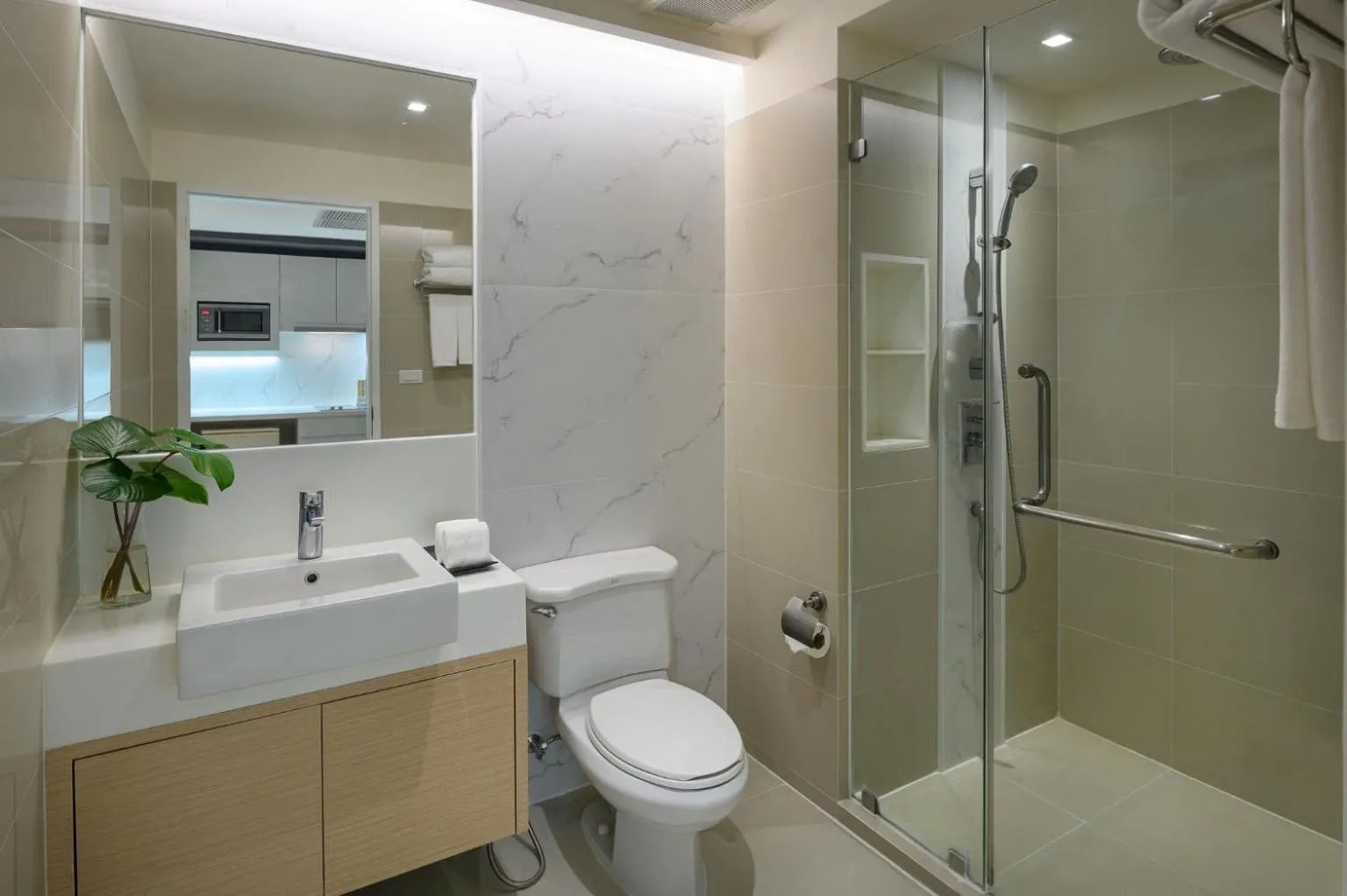Shower in PARKROYAL Suites Bangkok