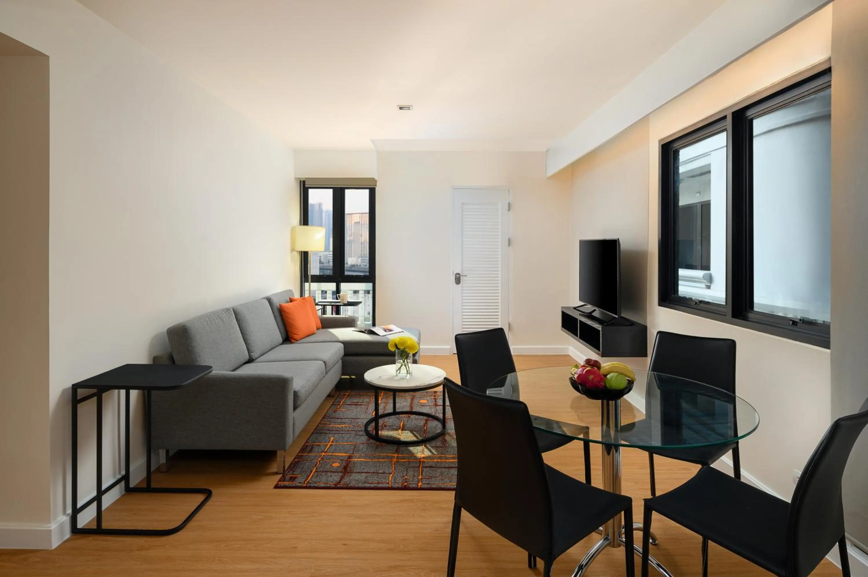 TV and multimedia in PARKROYAL Suites Bangkok