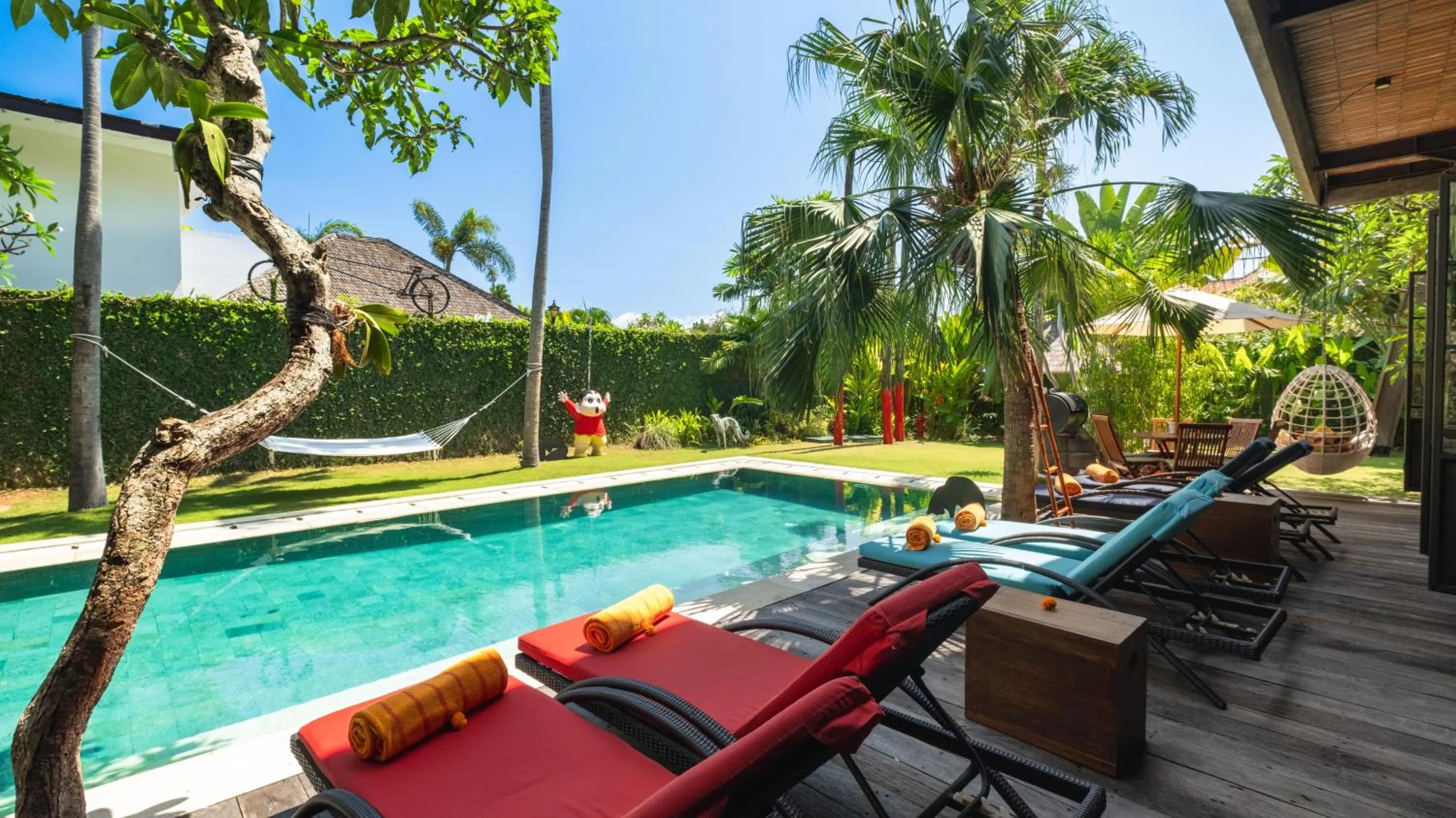 Garden in NicoNico Mansion by Villa Finder