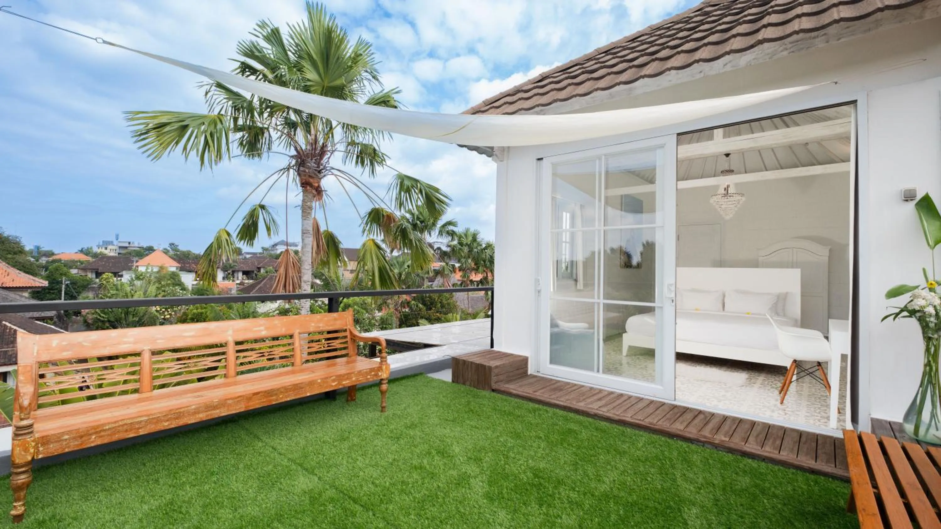 Balcony/Terrace in NicoNico Mansion by Villa Finder