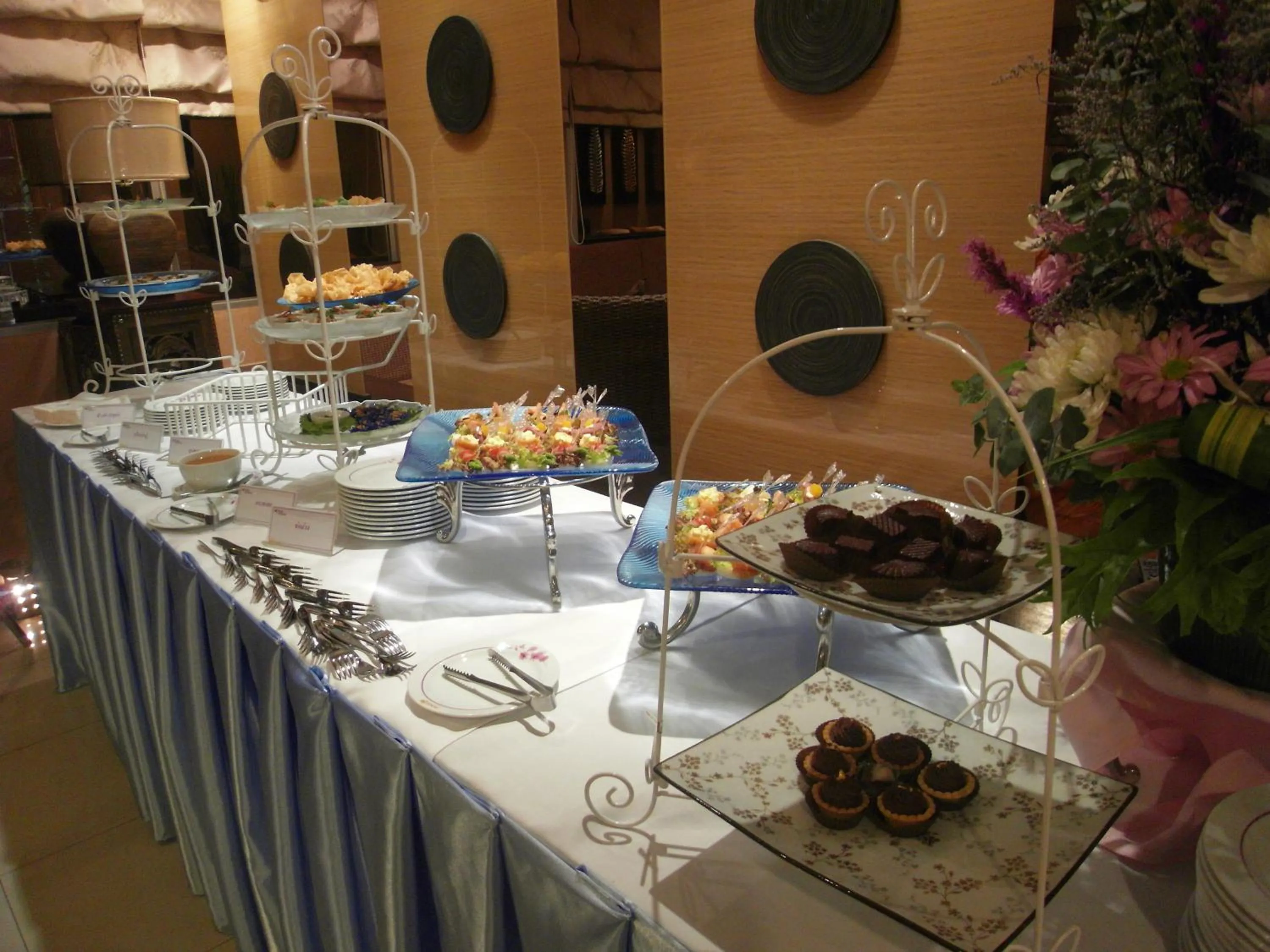 Restaurant/places to eat in De Arni Hotel (SHA Extra Plus)