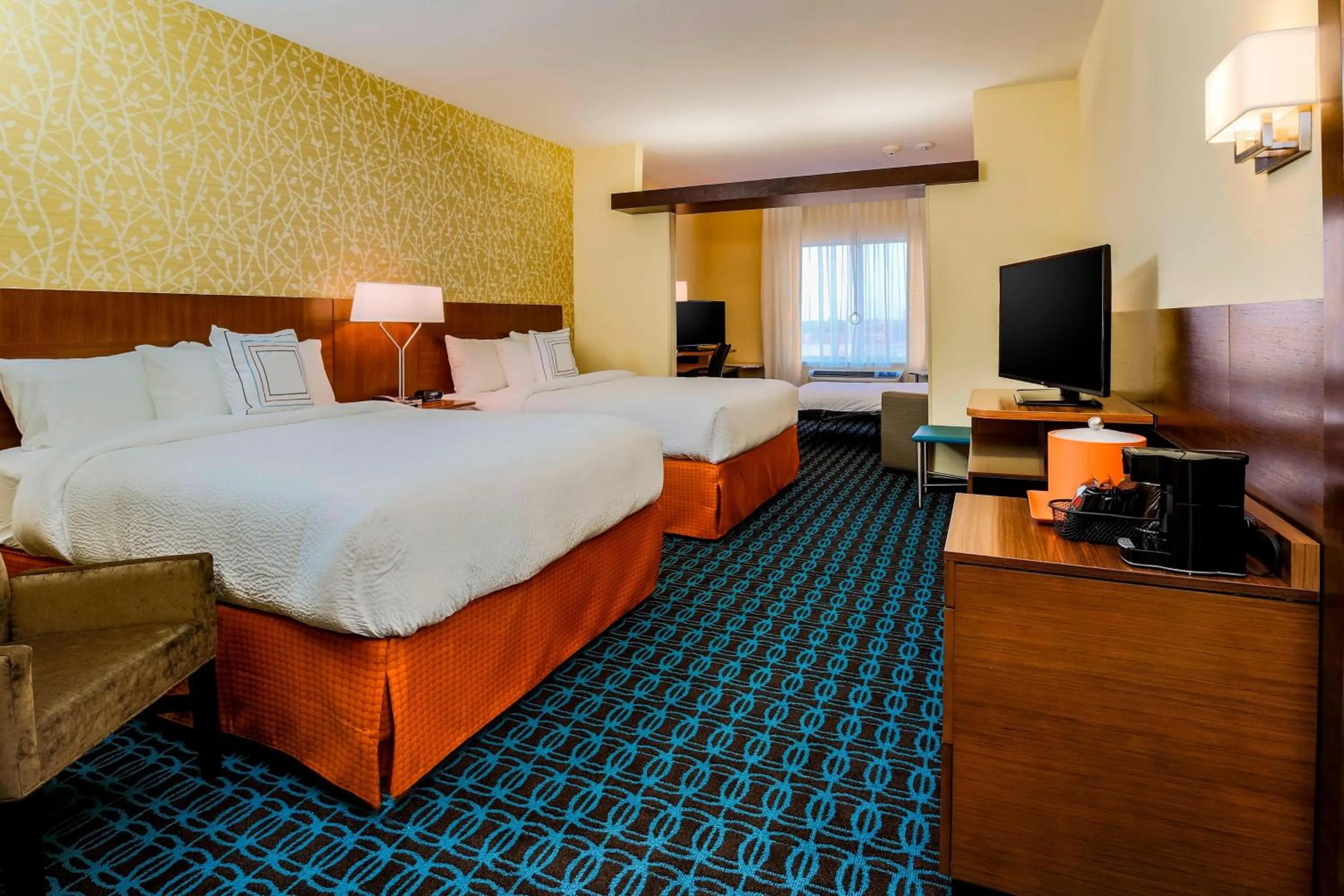 Photo of the whole room, Bed in Fairfield Inn & Suites by Marriott Snyder