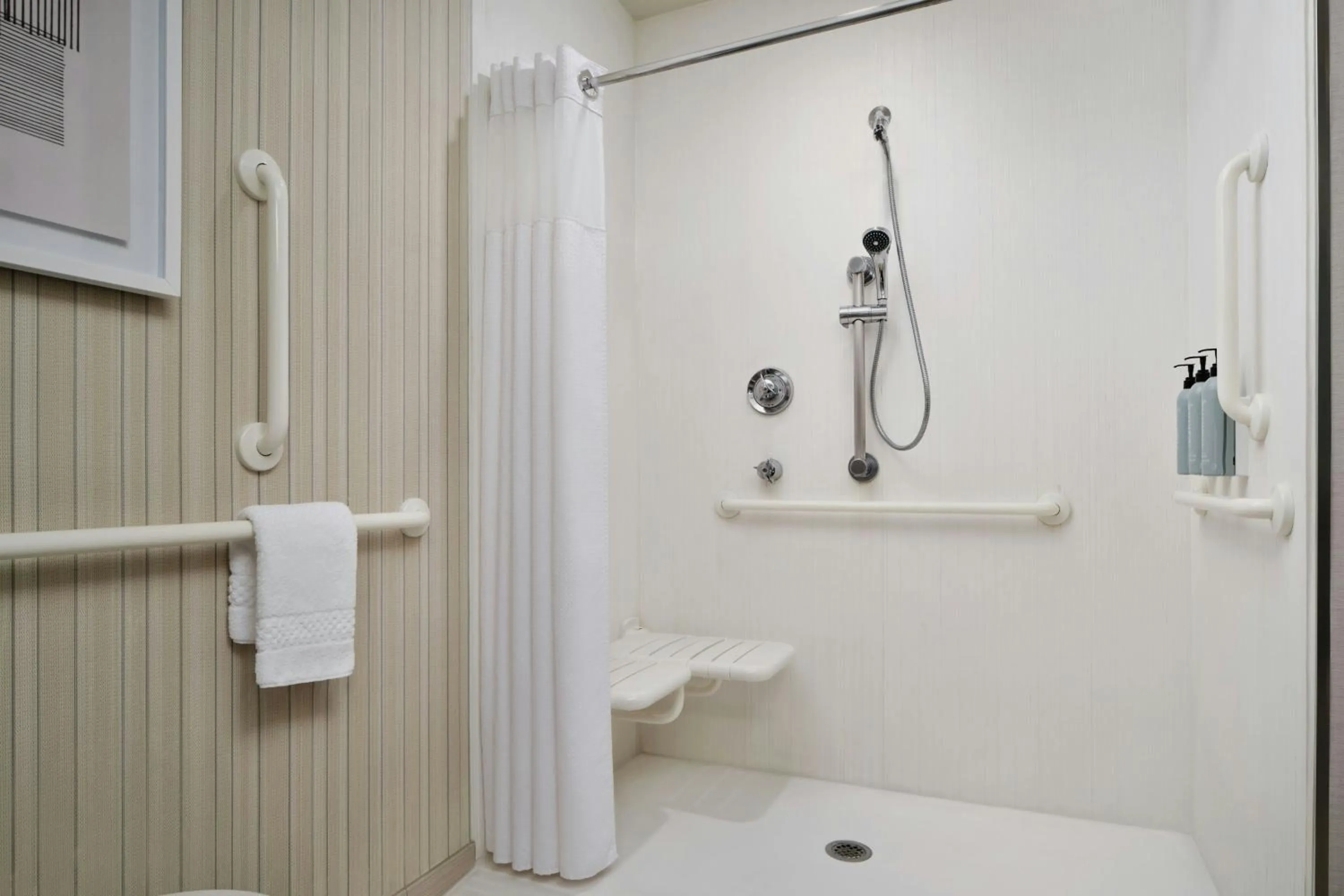 Bathroom in Courtyard by Marriott Fort Worth Alliance Town Center