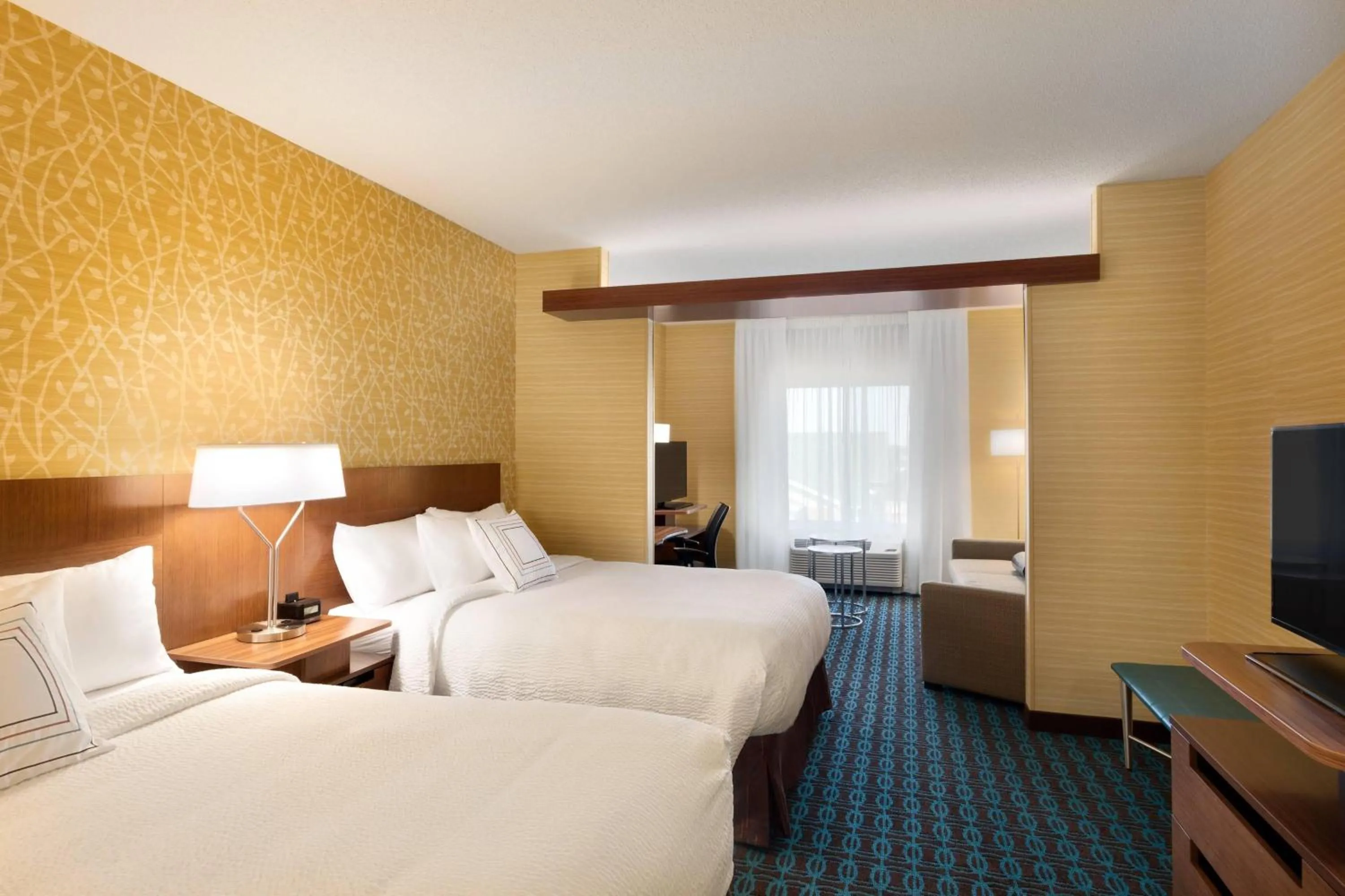 Bedroom, Bed in Fairfield Inn & Suites by Marriott Lancaster East at The Outlets