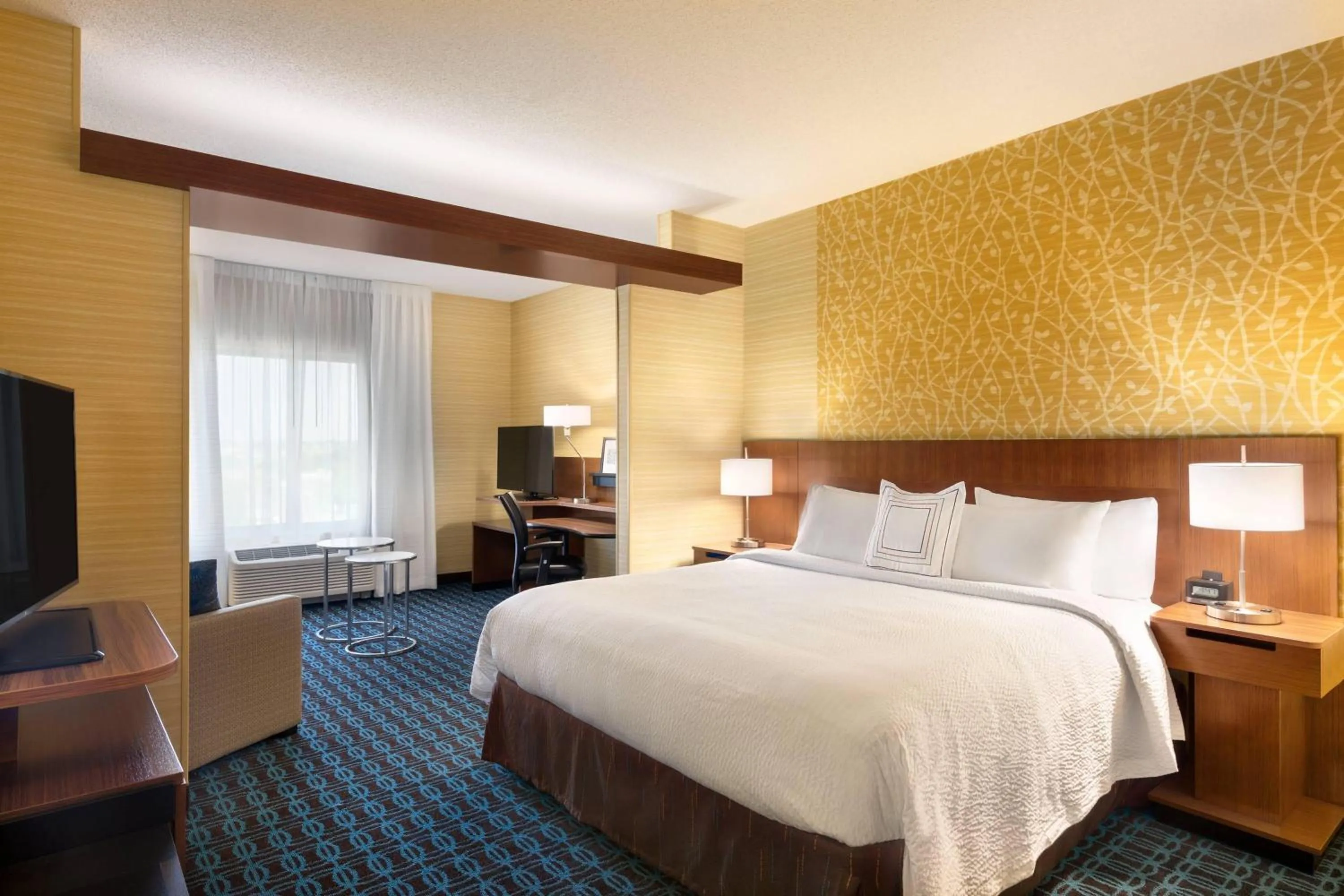 Bedroom, Bed in Fairfield Inn & Suites by Marriott Lancaster East at The Outlets