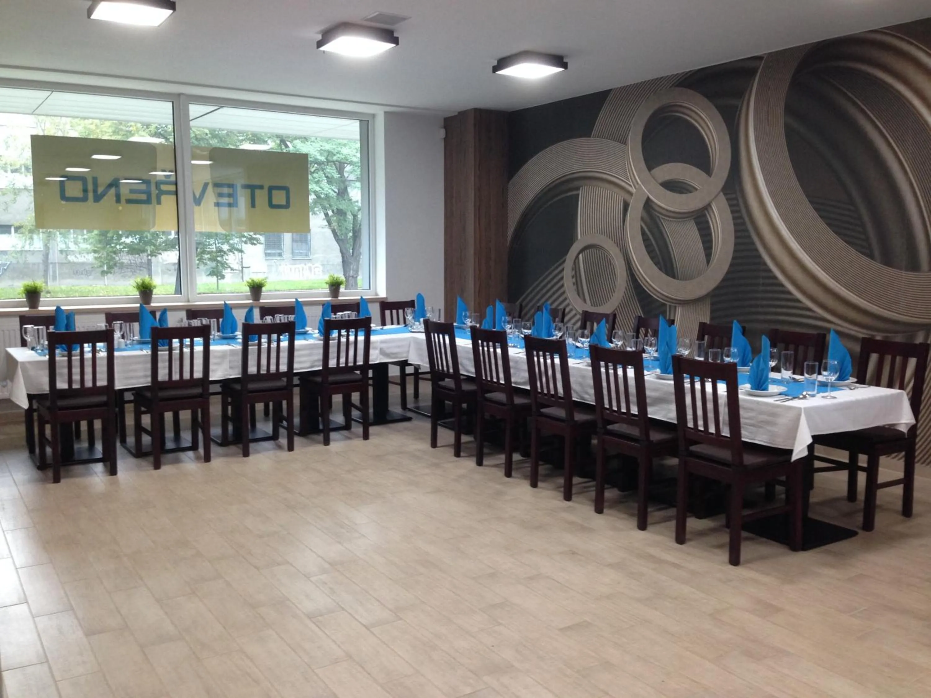 Restaurant/places to eat in Hotel Fabrika
