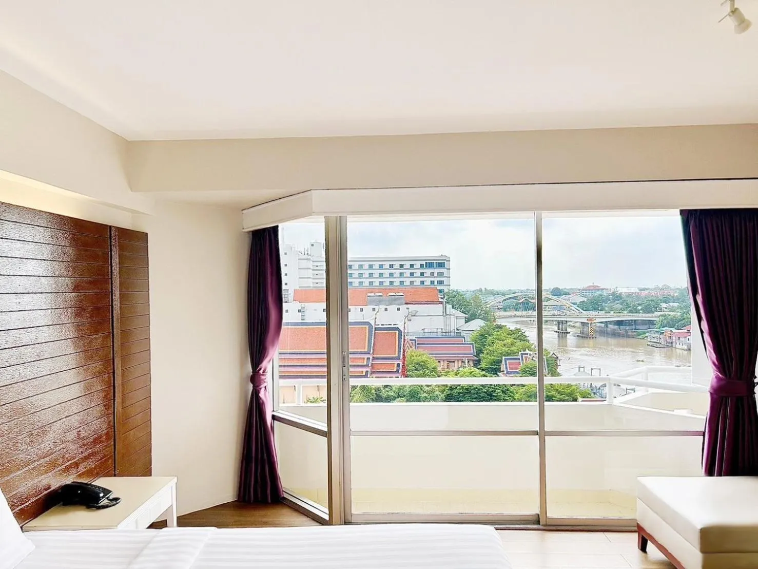 Bed in Ayothaya Riverside Hotel