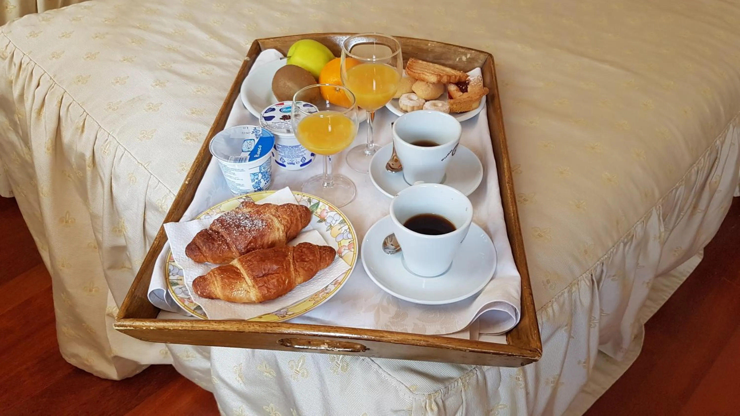 Food and drinks, Bed in Hotel Minerva