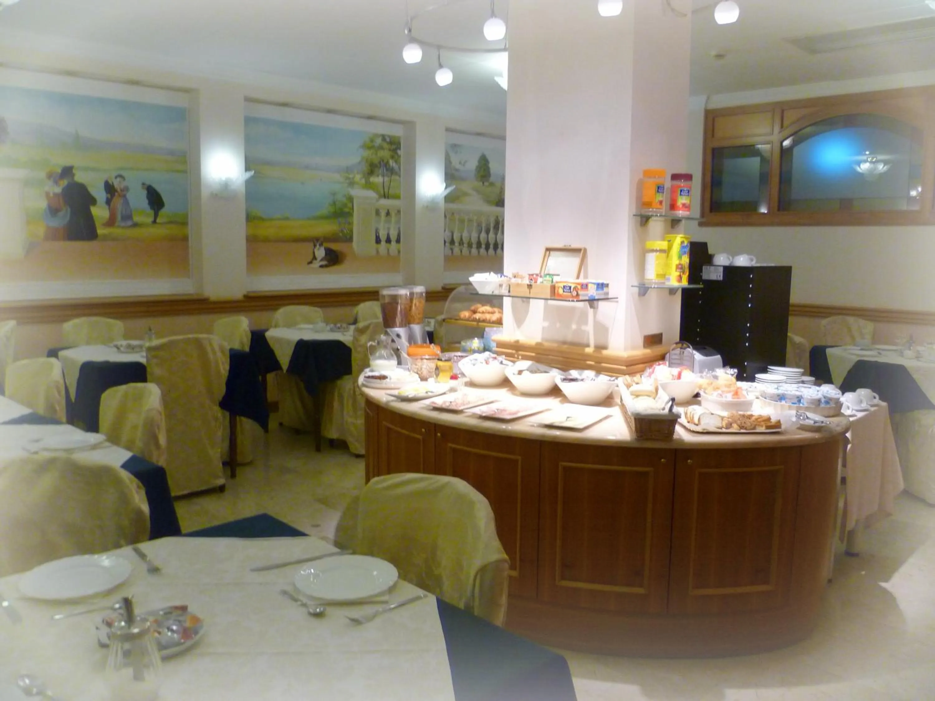 Restaurant/places to eat in Hotel Minerva