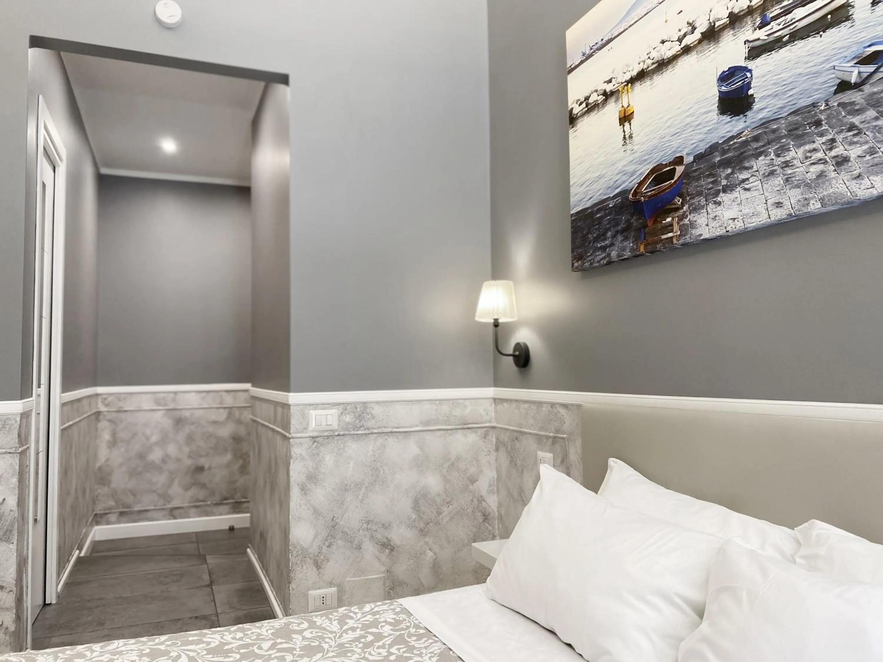 Bed in Piazza Bovio 22