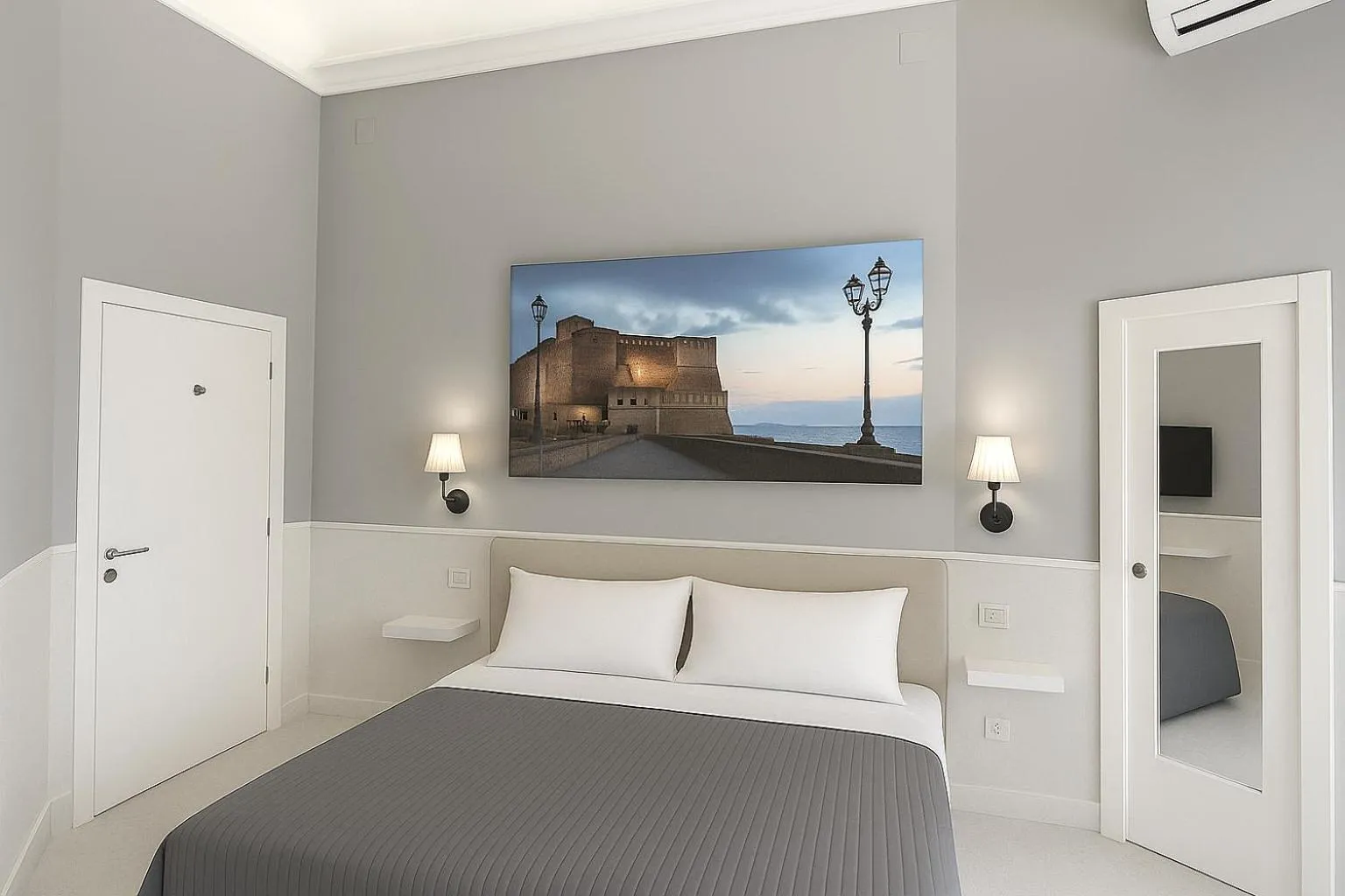 Bed in Piazza Bovio 22