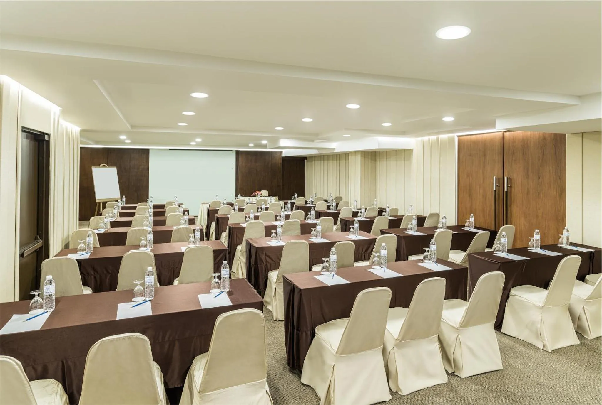 Business facilities in Riverfront Bangkok