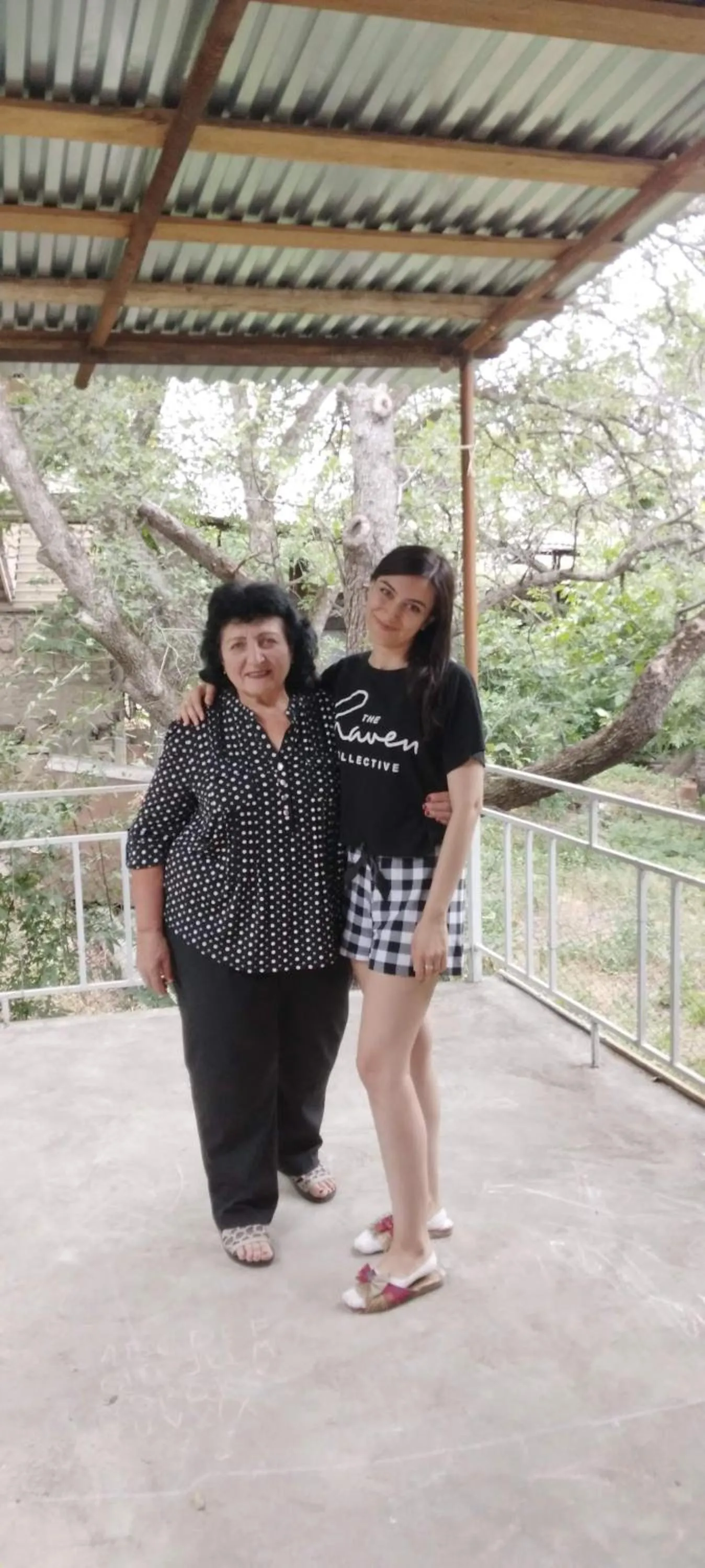 People in Shushan GUEST HOUSE