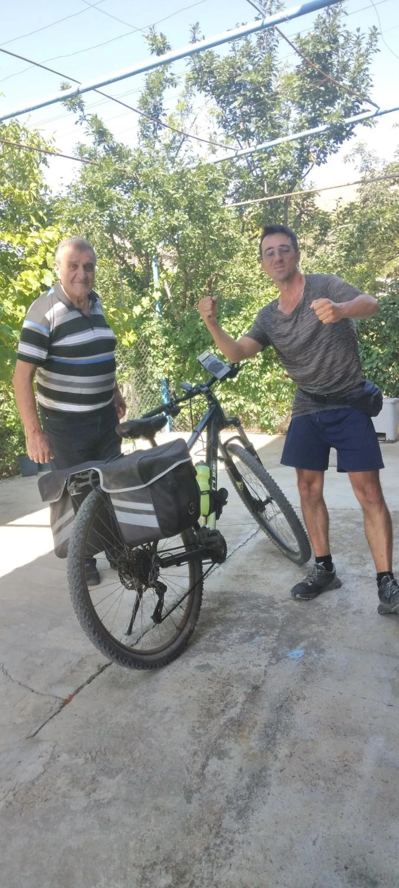 Cycling in Shushan GUEST HOUSE