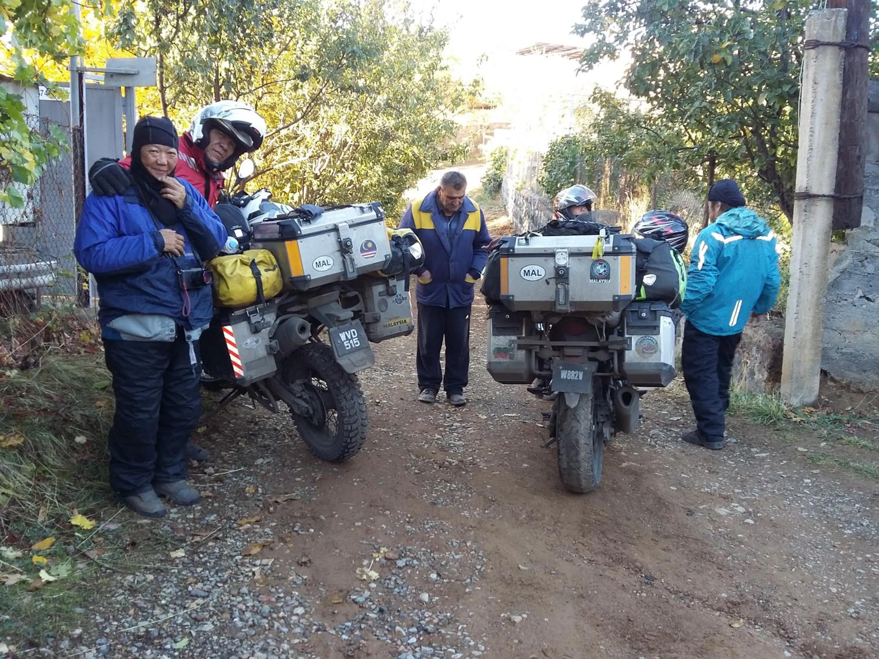 People in Shushan GUEST HOUSE