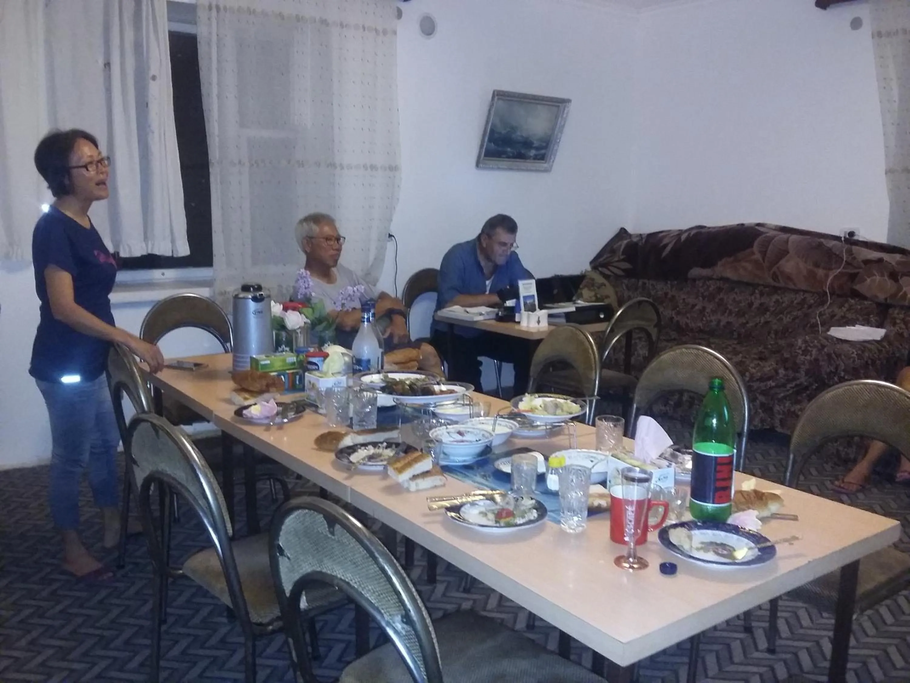 People in Shushan GUEST HOUSE