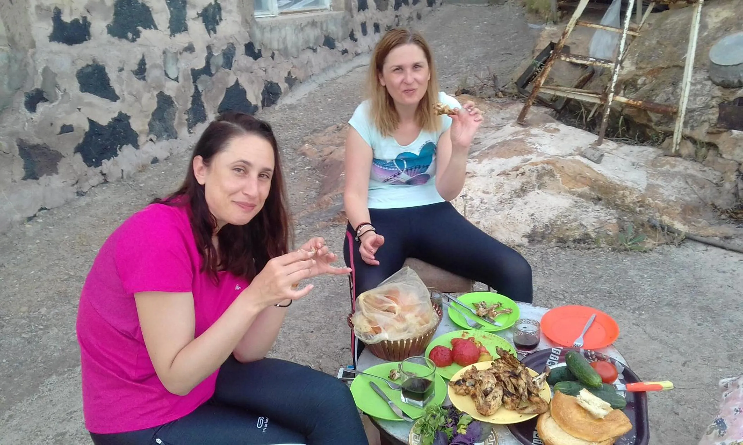 People in Shushan GUEST HOUSE