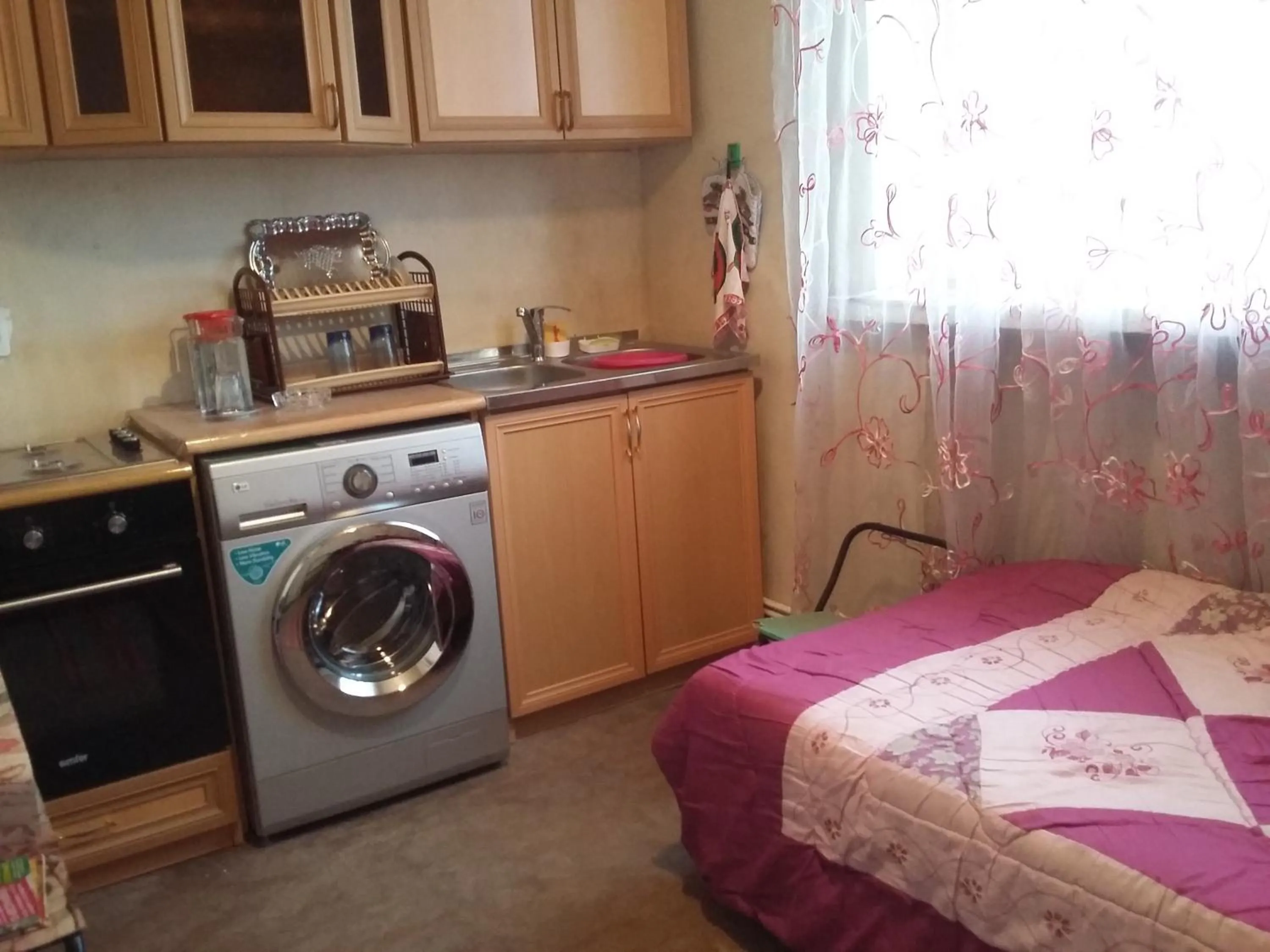 Kitchen or kitchenette, Bed in Shushan GUEST HOUSE