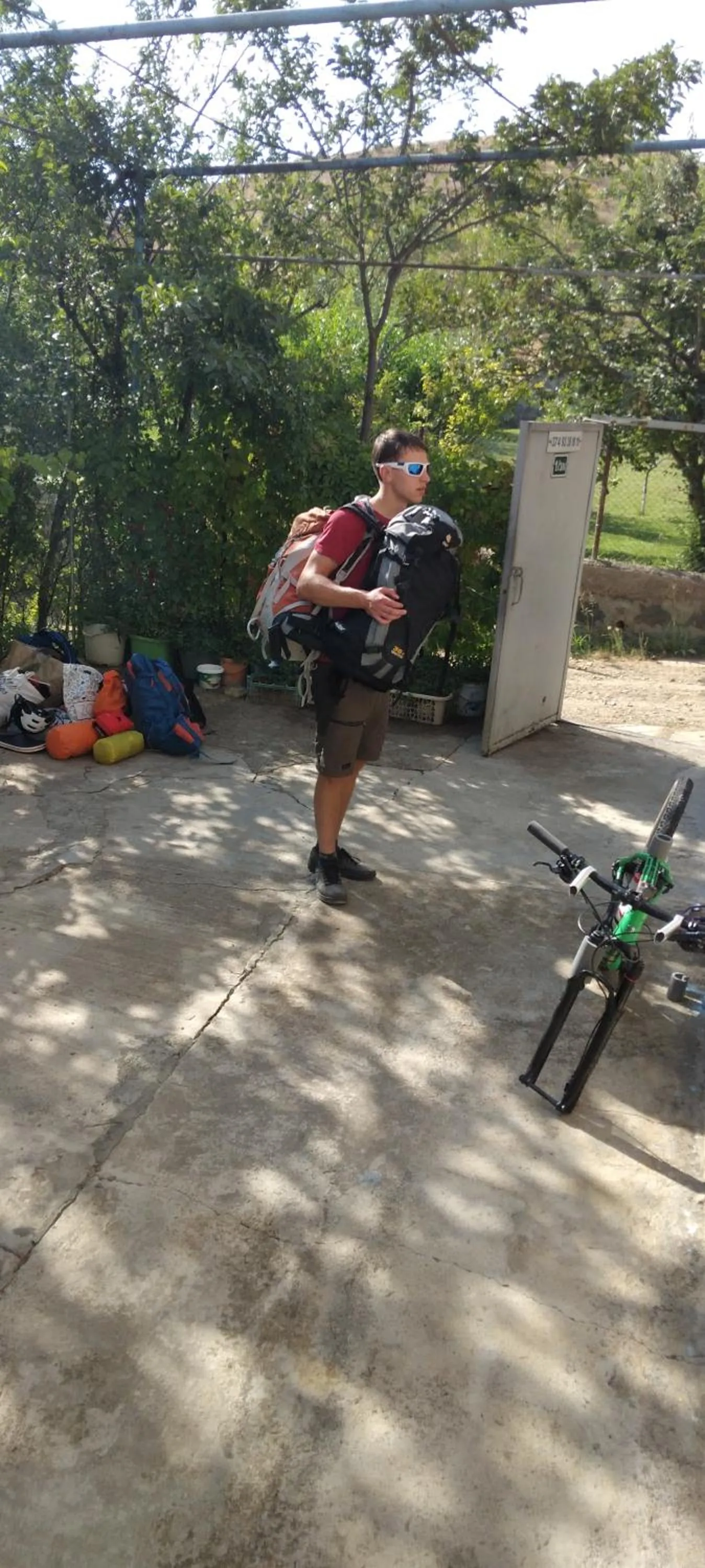People in Shushan GUEST HOUSE