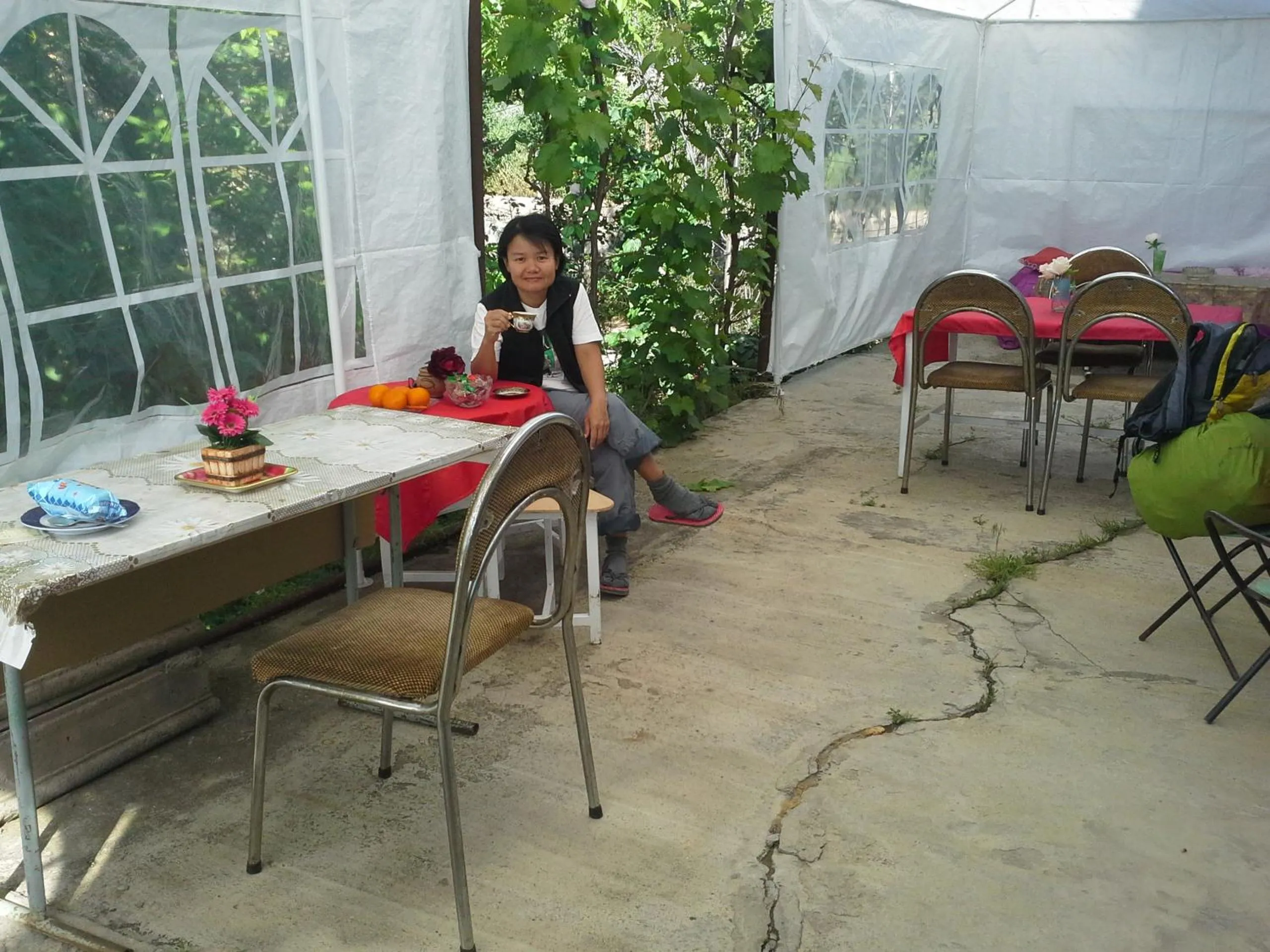 People in Shushan GUEST HOUSE