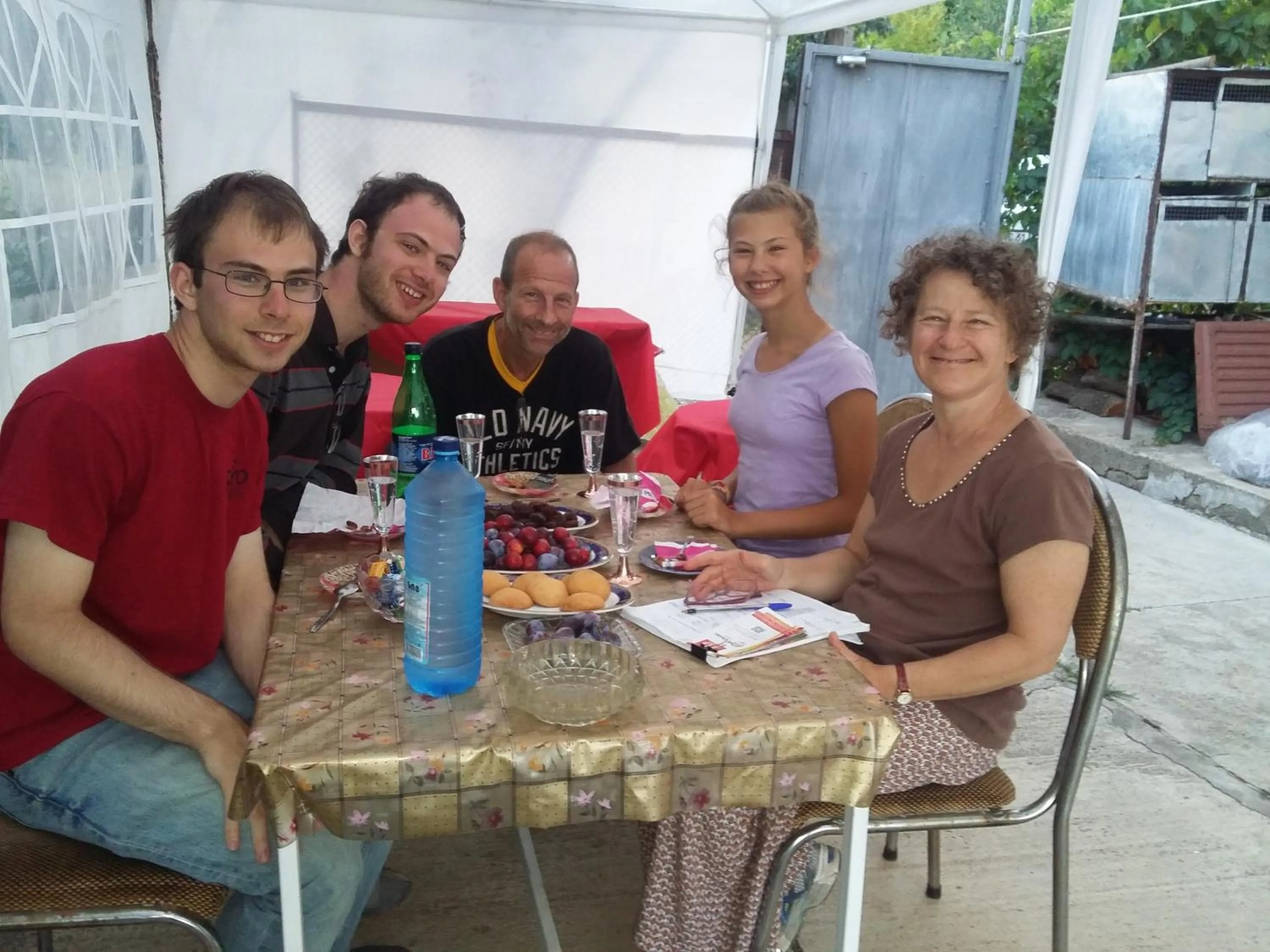 People in Shushan GUEST HOUSE