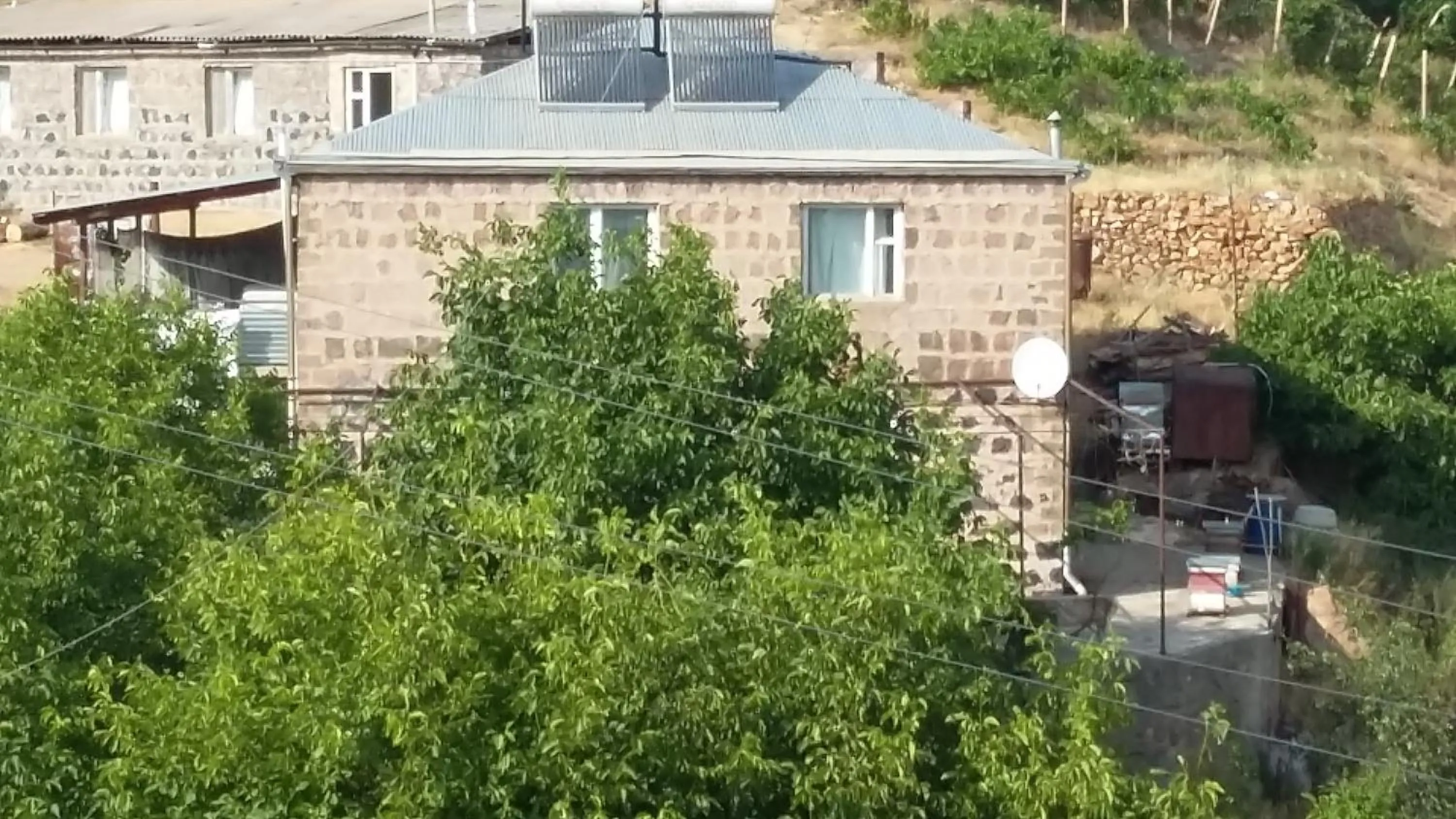 Property building in Shushan GUEST HOUSE