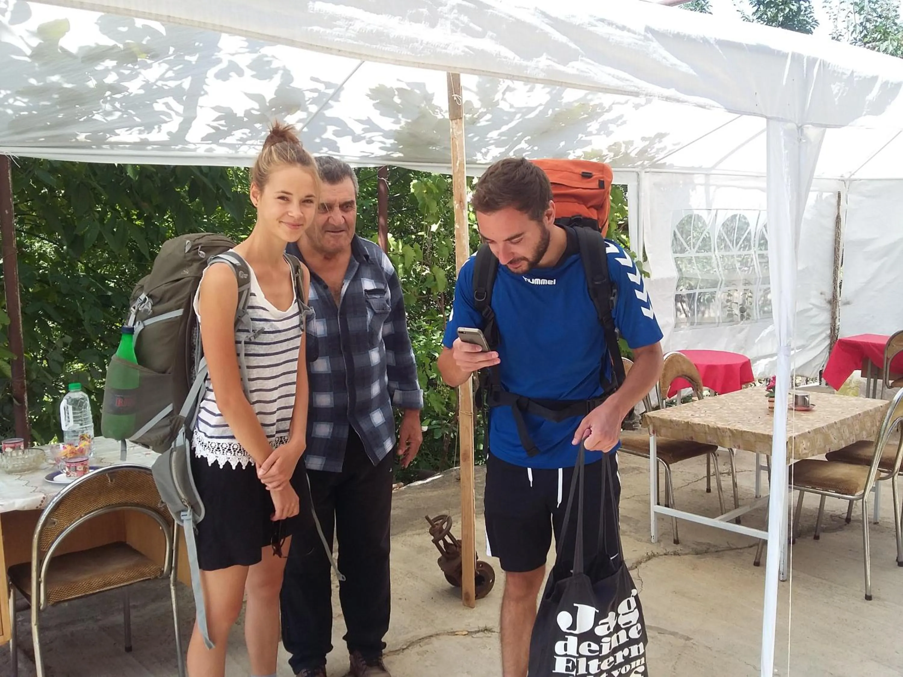 People in Shushan GUEST HOUSE