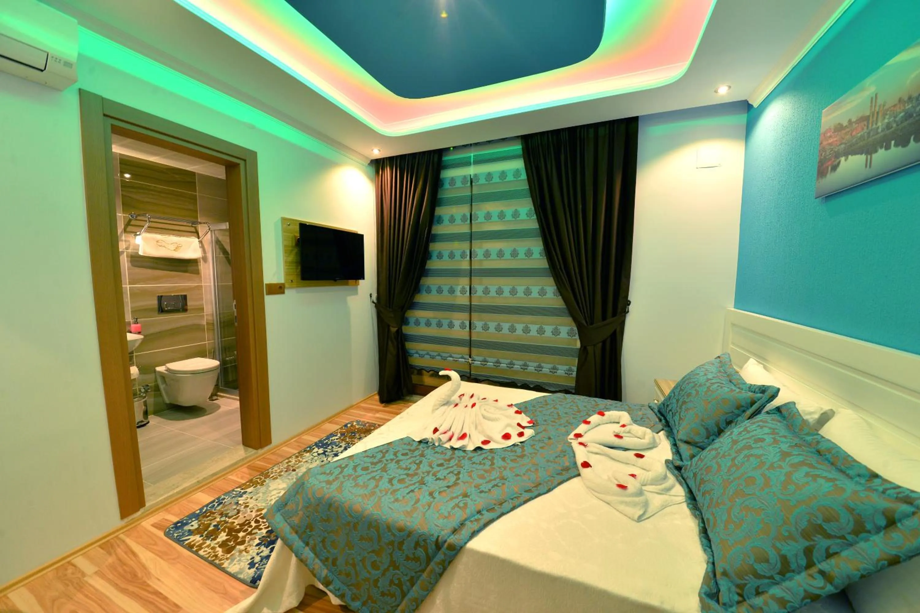 Bedroom, Bed in Kayı Hotel