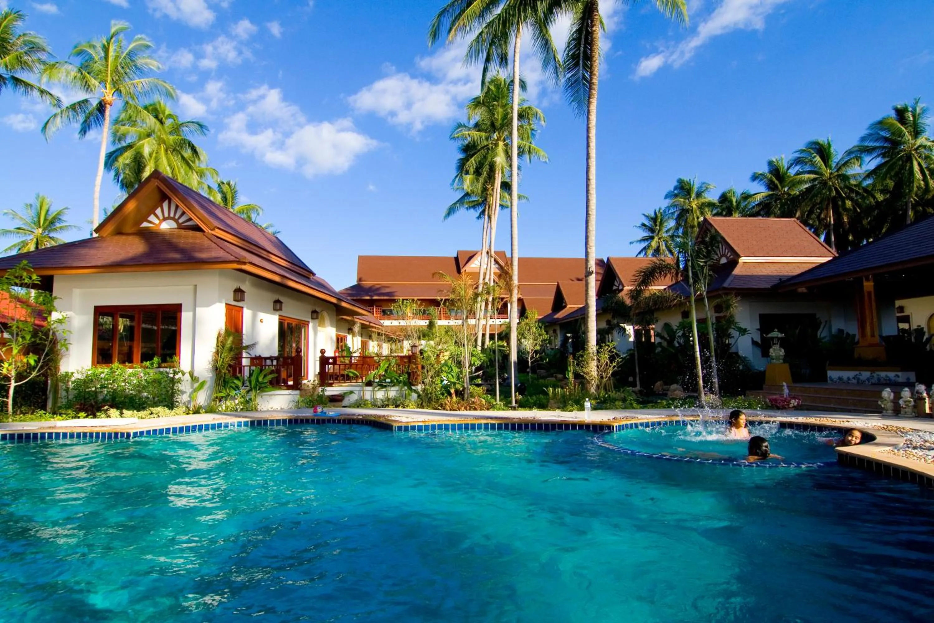 Swimming pool in Kanok Buri Resort