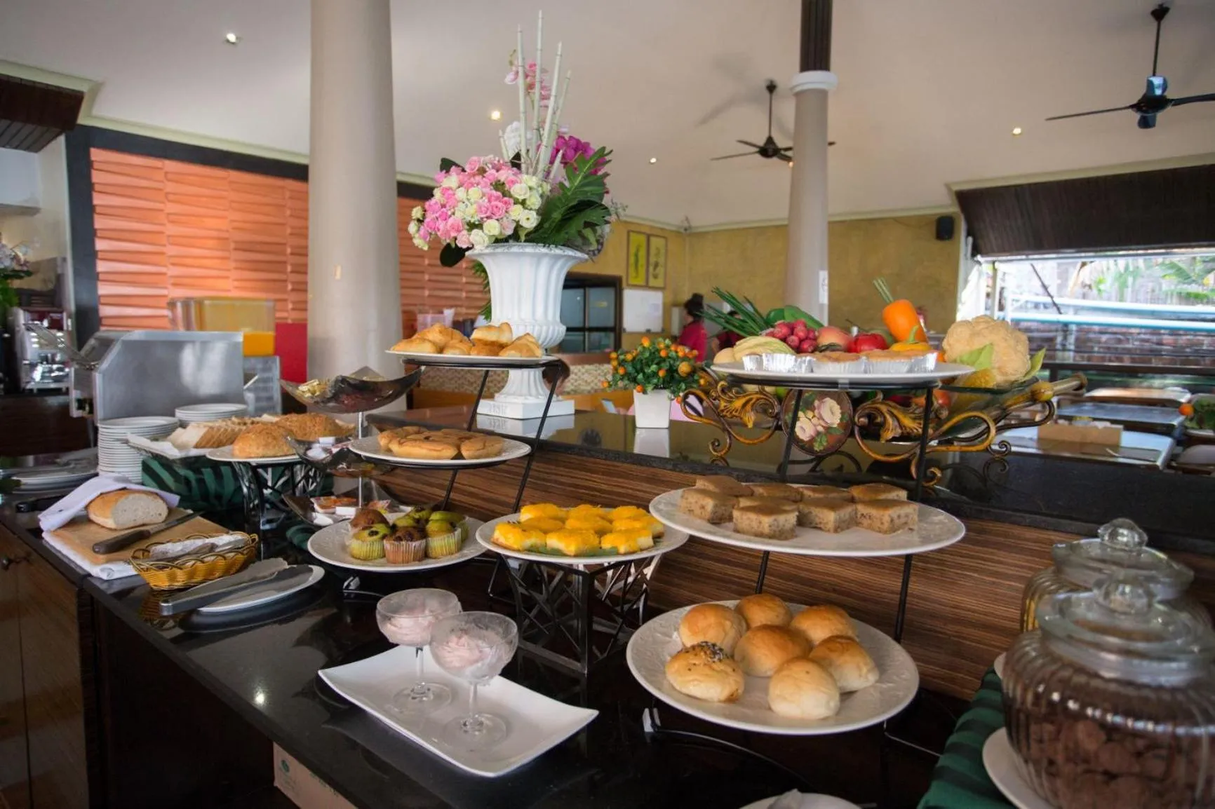 Restaurant/places to eat in Sita Beach Resort