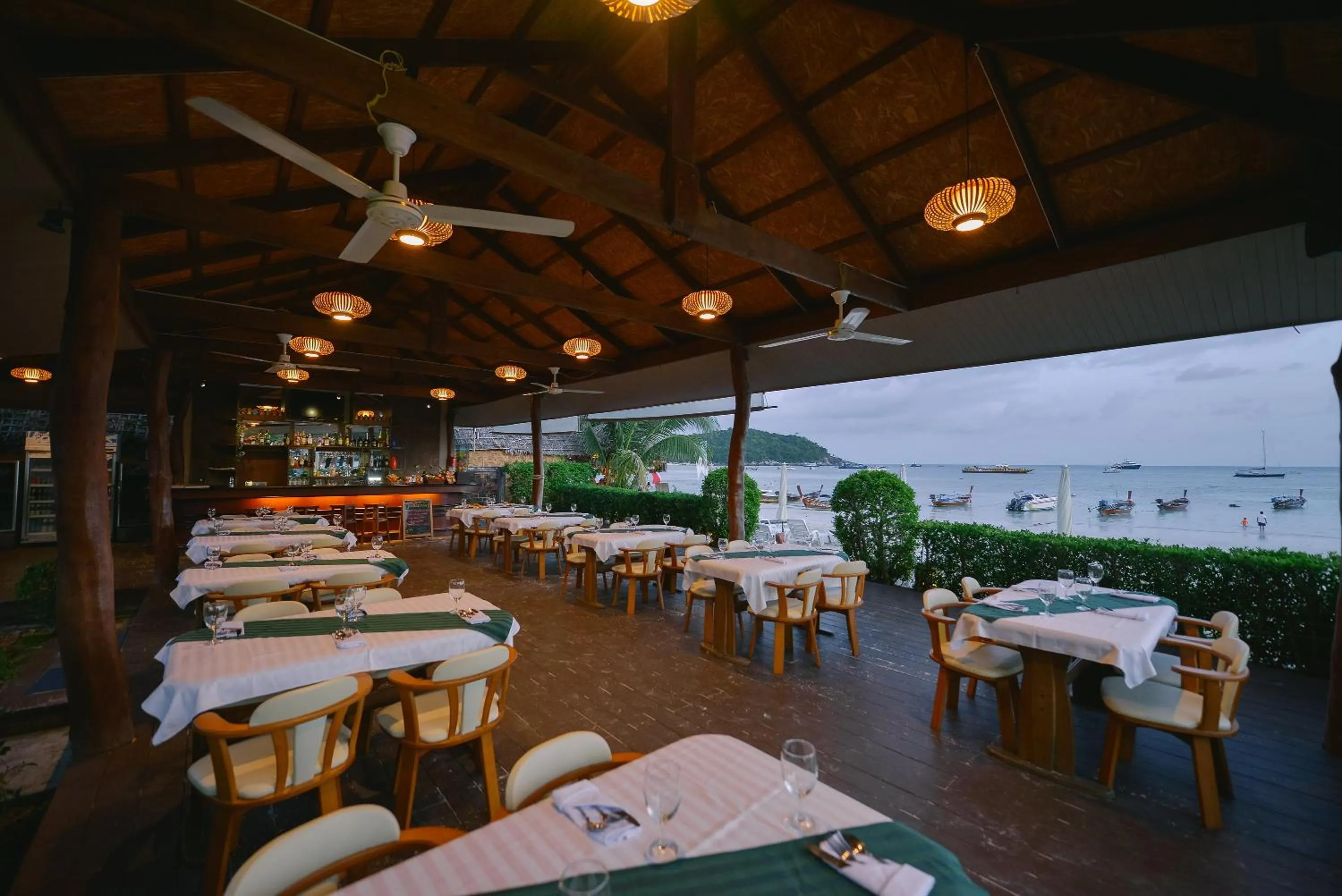 Restaurant/places to eat in Sita Beach Resort