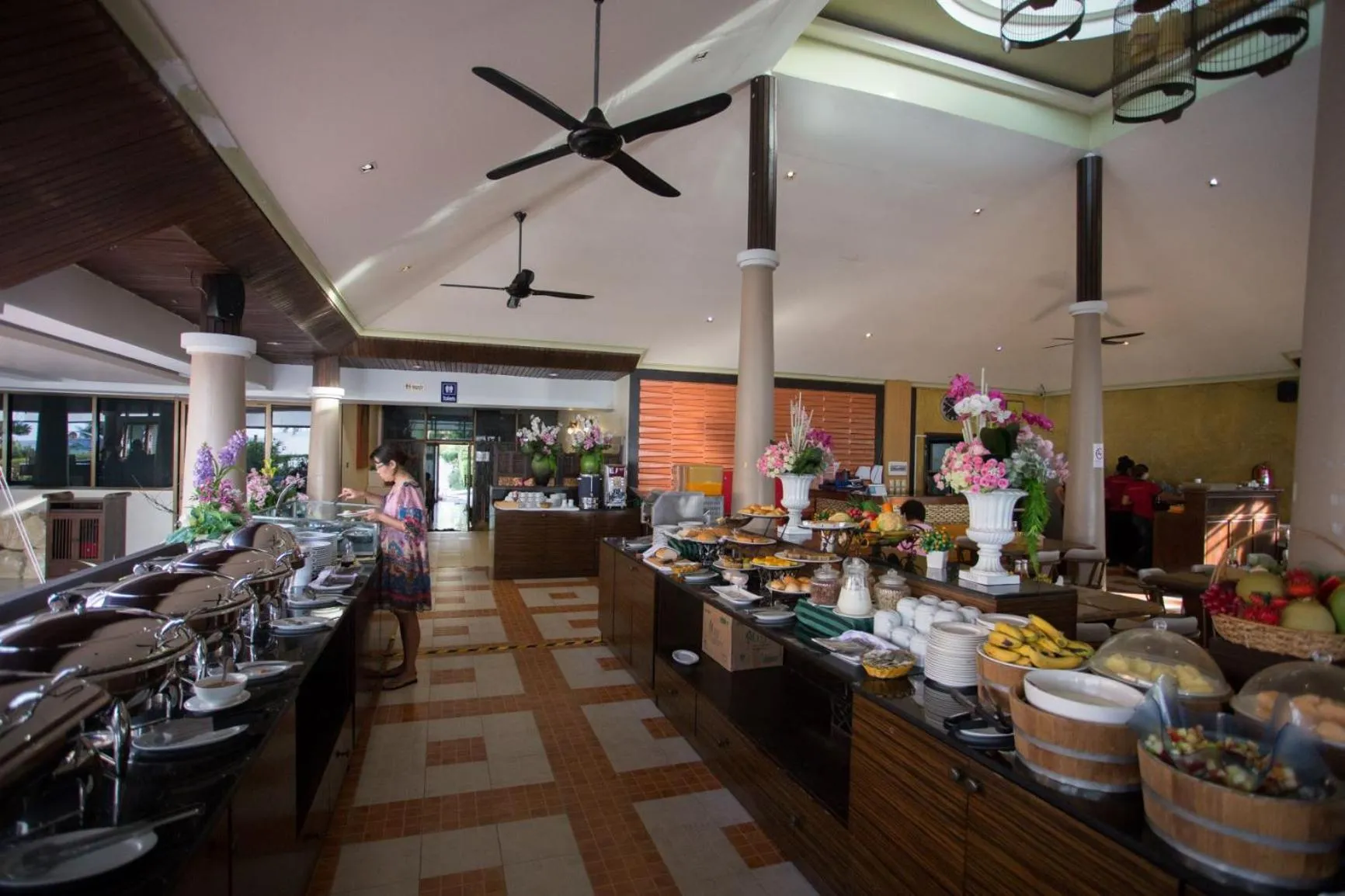 Restaurant/places to eat in Sita Beach Resort
