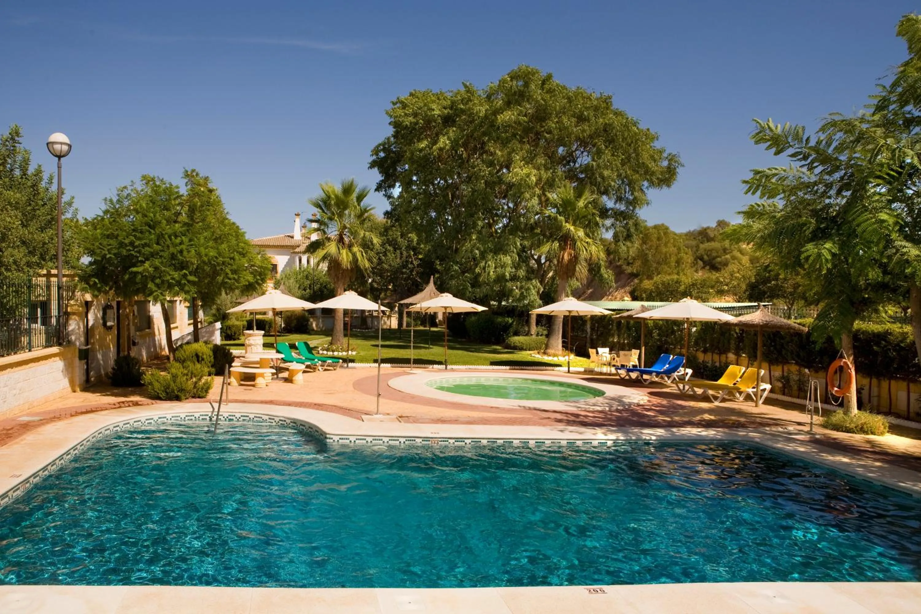 Swimming pool in La Cueva Park