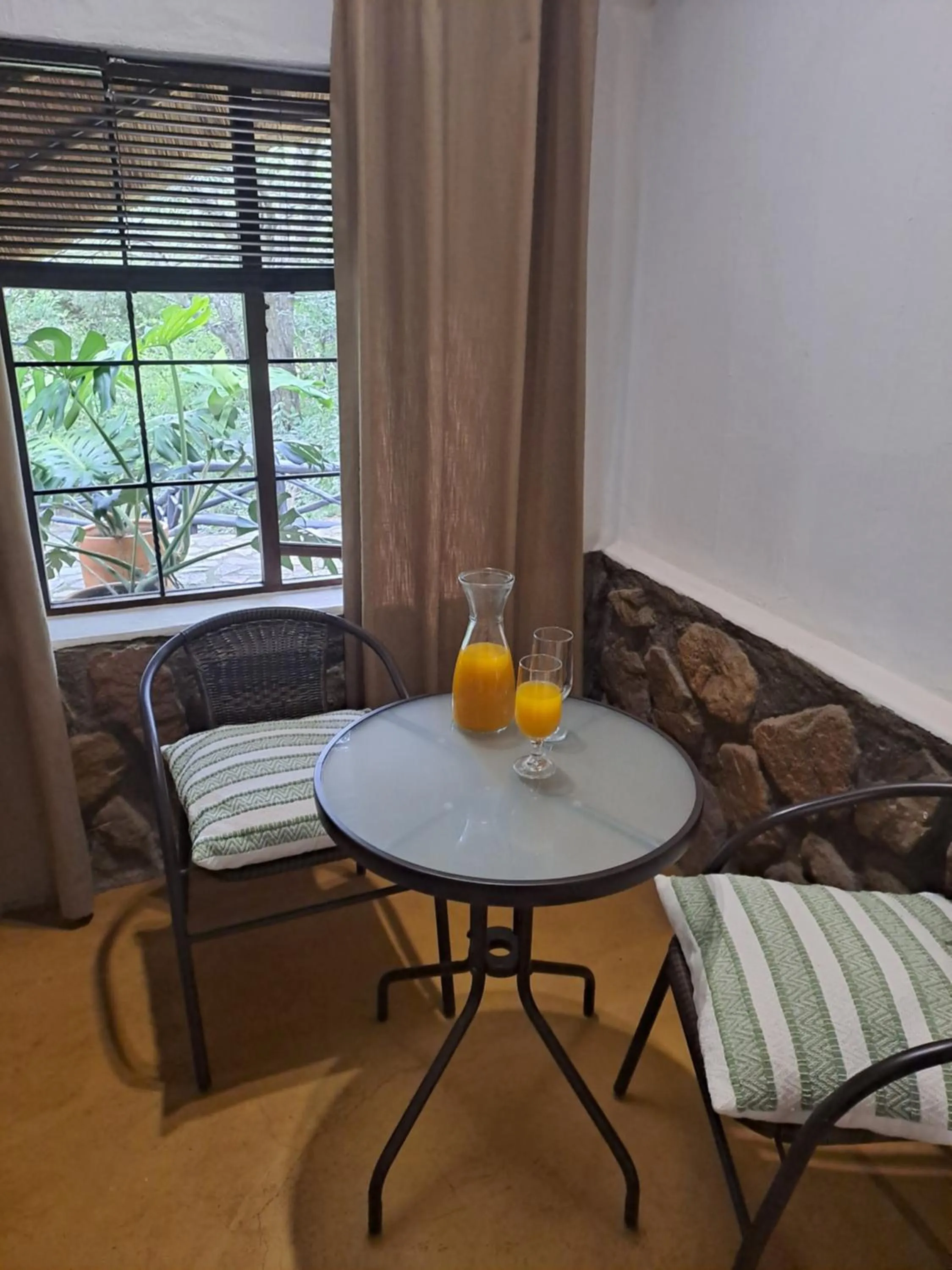 Kitchen or kitchenette in LittleBush Private Lodge