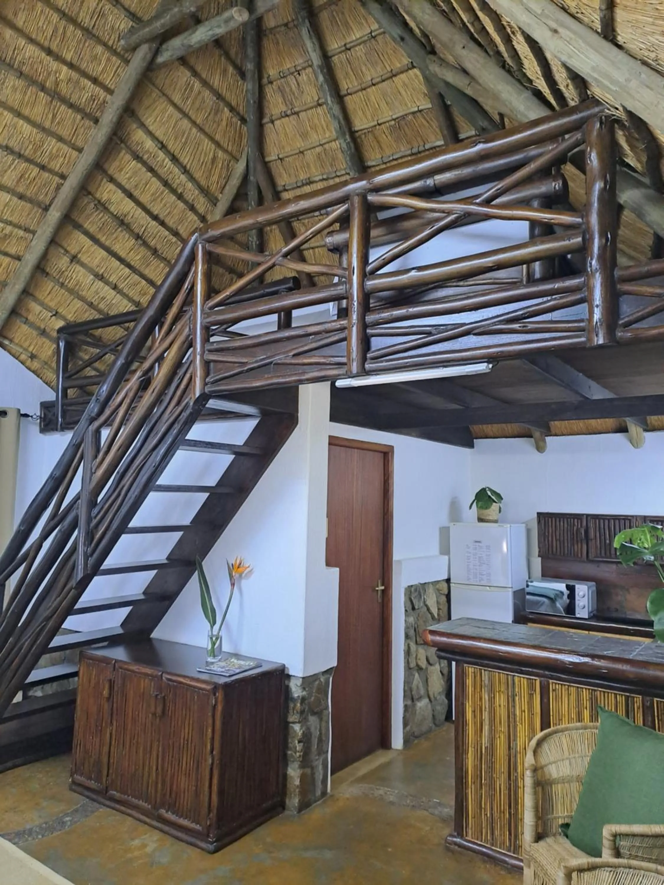 Kitchen or kitchenette in LittleBush Private Lodge