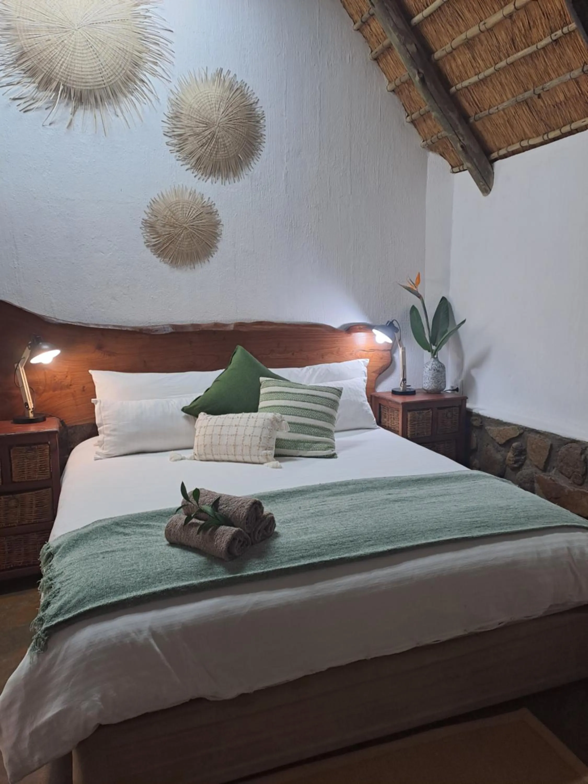 Bedroom, Bed in LittleBush Private Lodge