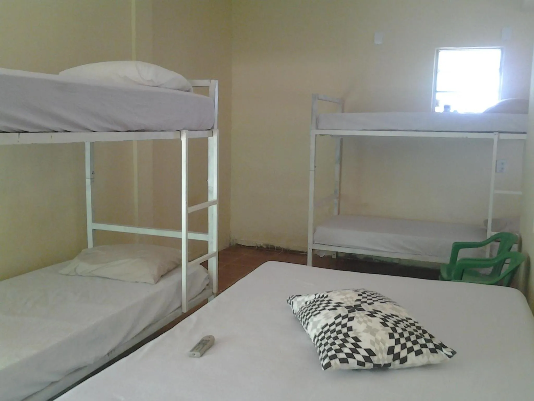 bunk bed, Bed in Suítes Córdoba SP
