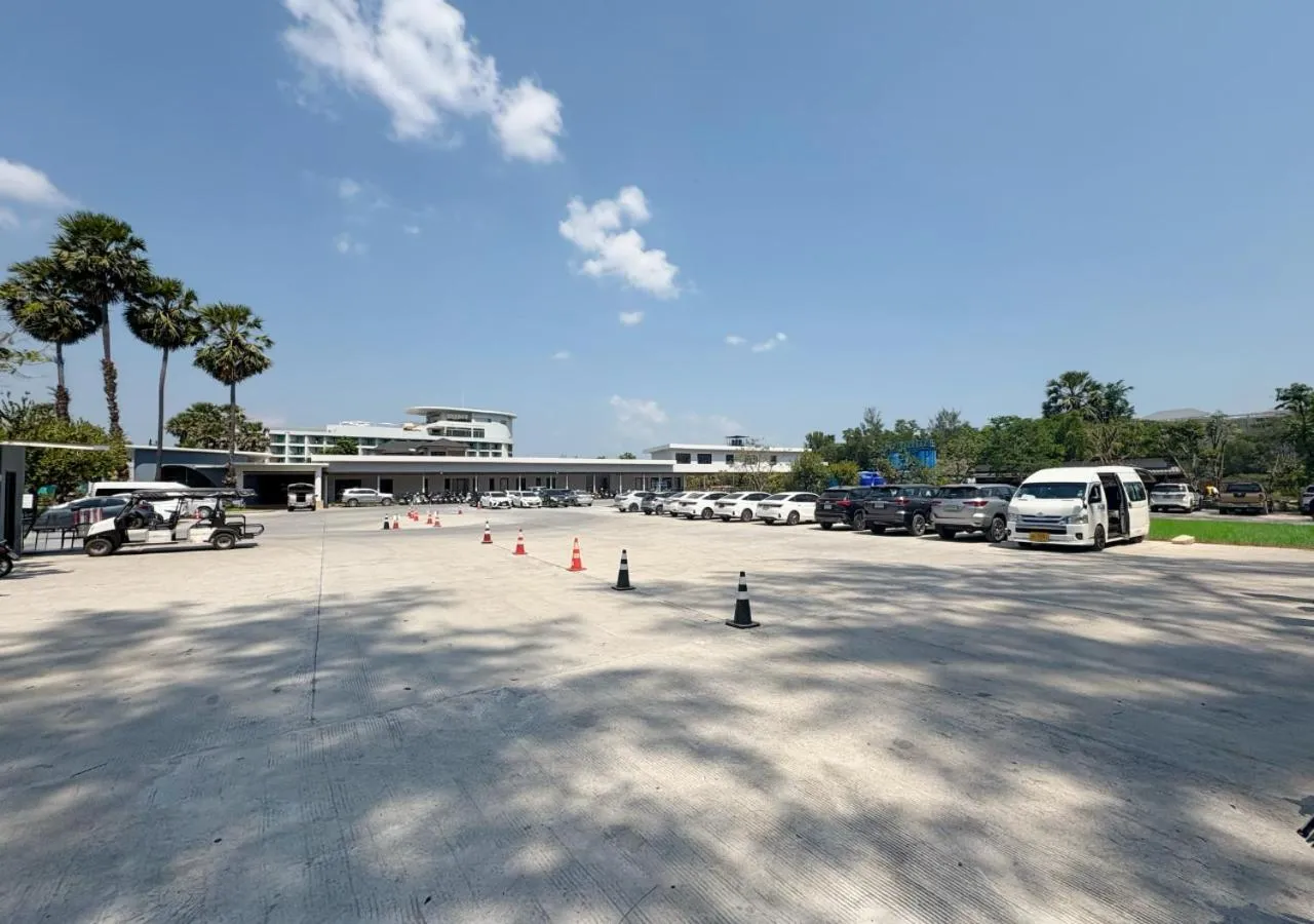 Day in Amora Beach Resort Phuket